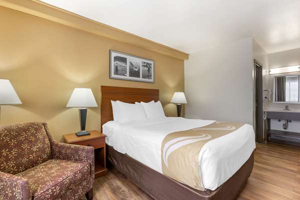 Suite - Quality Inn Hamilton