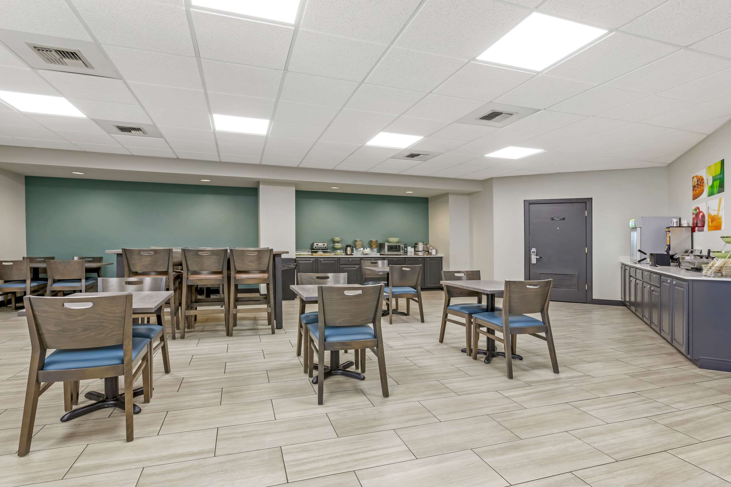 Breakfast area