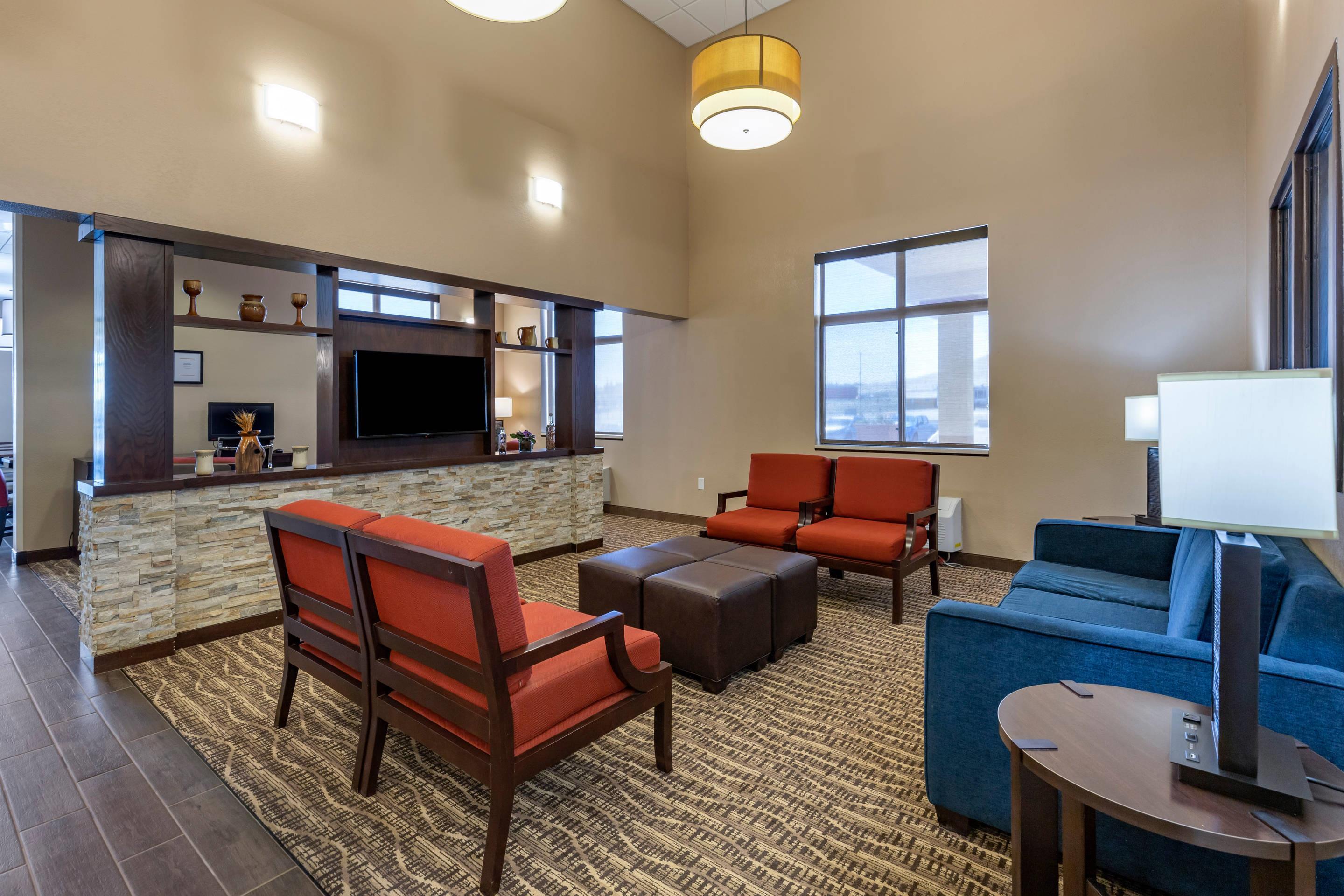 Lobby with sitting area | Comfort Inn & Suites Gateway to Glacier National Park