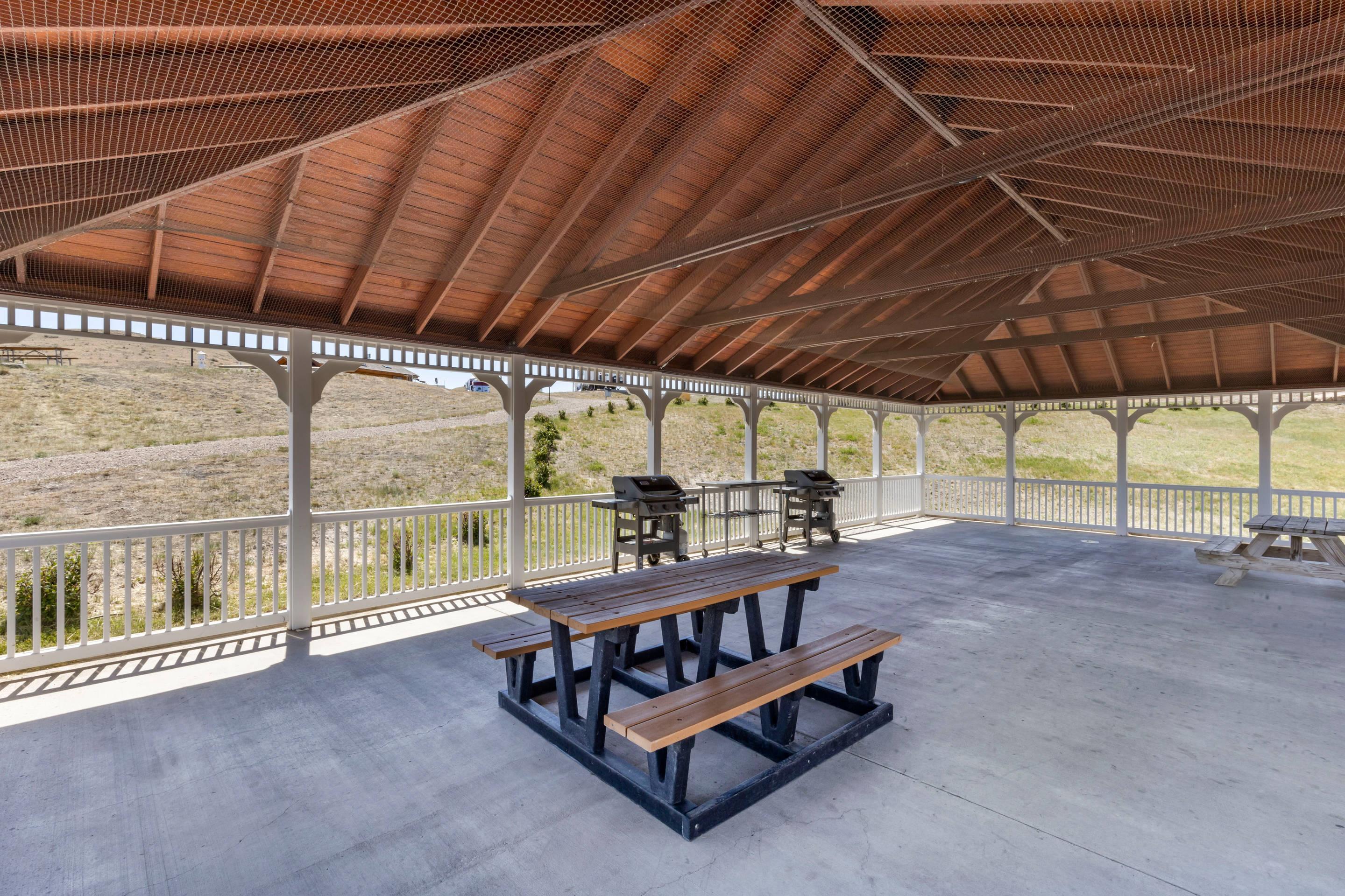 Barbecue area | Comfort Inn & Suites Gateway to Glacier National Park