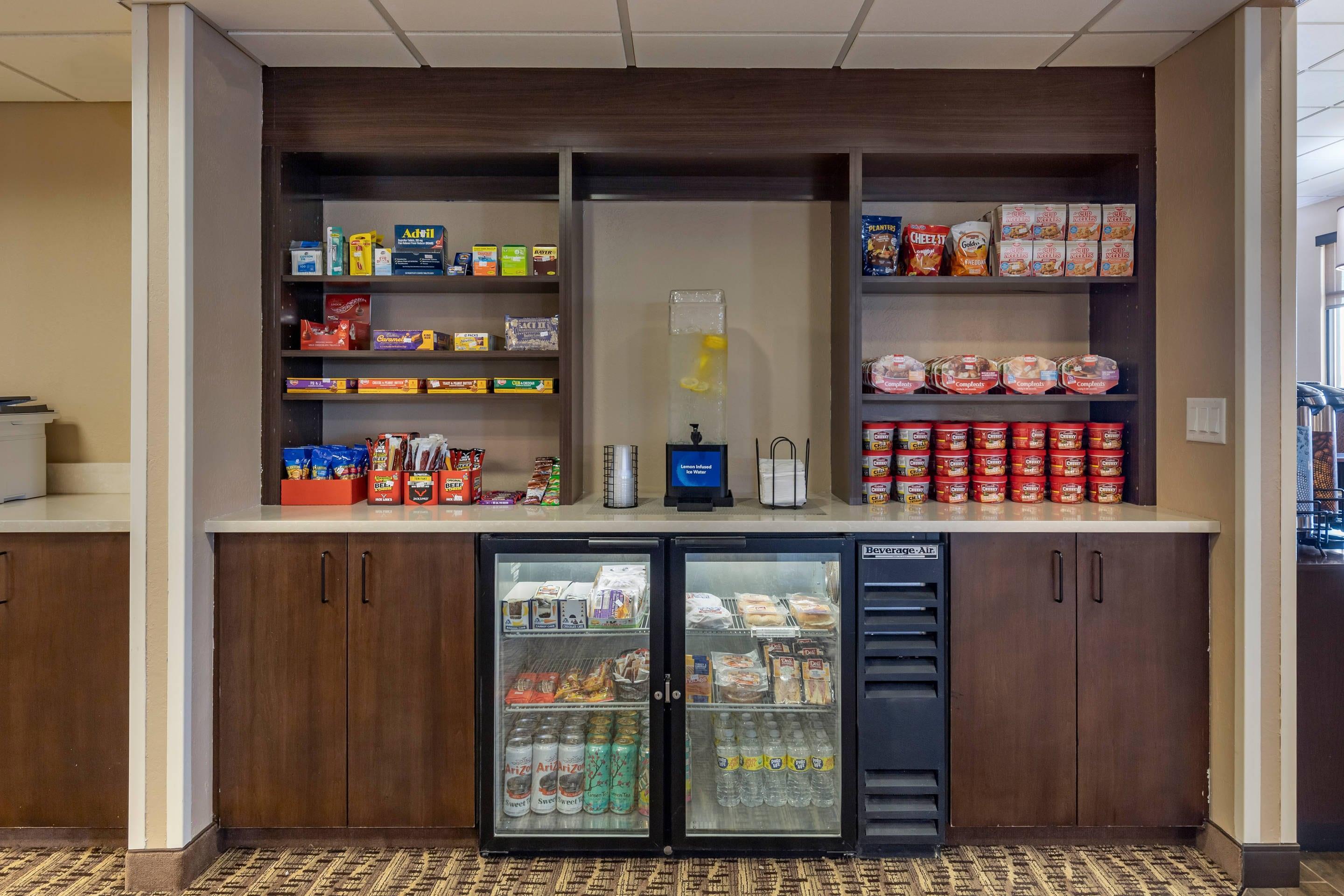 Hotel marketplace | Comfort Inn & Suites Gateway to Glacier National Park