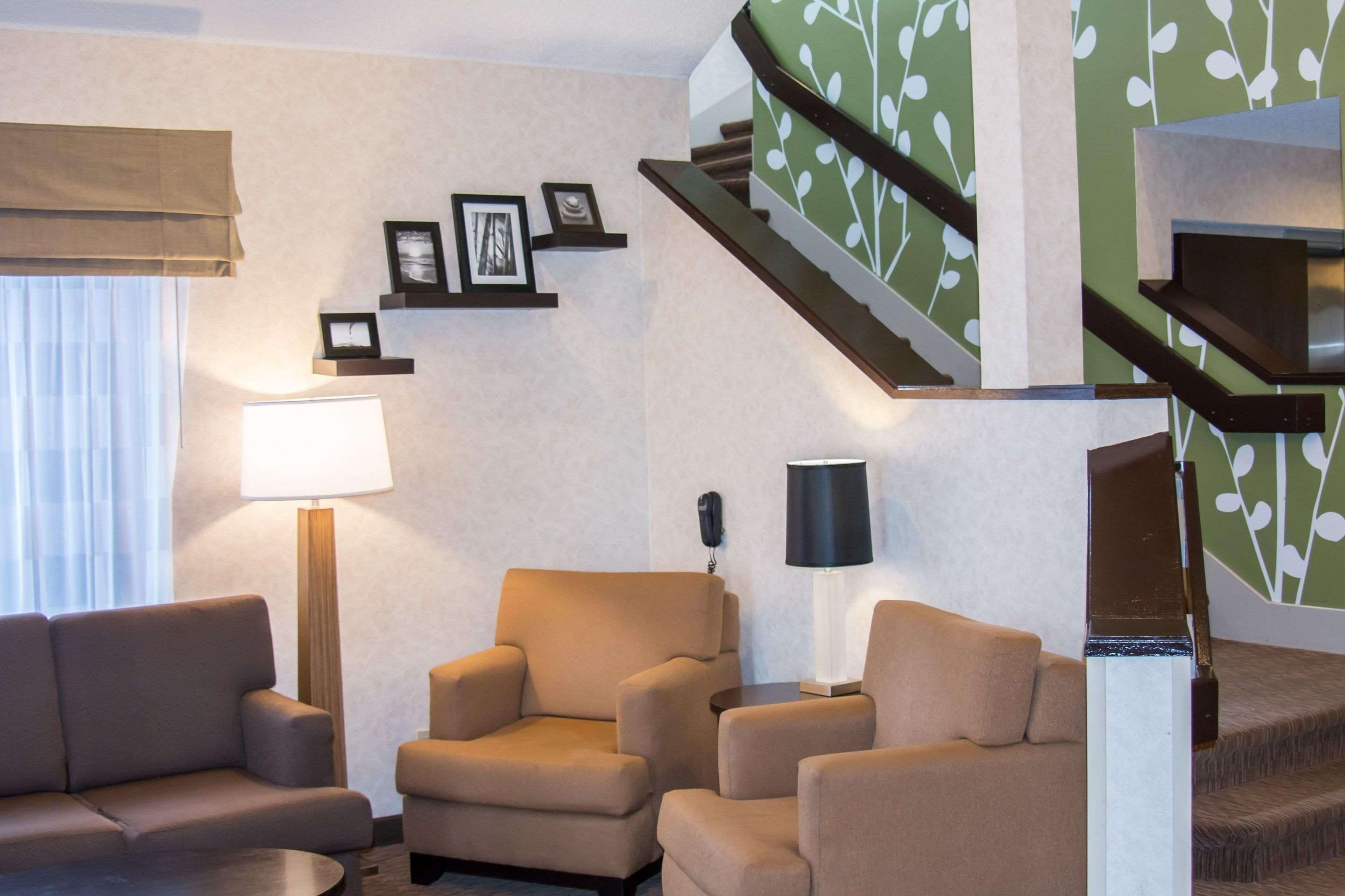 Spacious lobby with sitting area | Sleep Inn Missoula Southgate