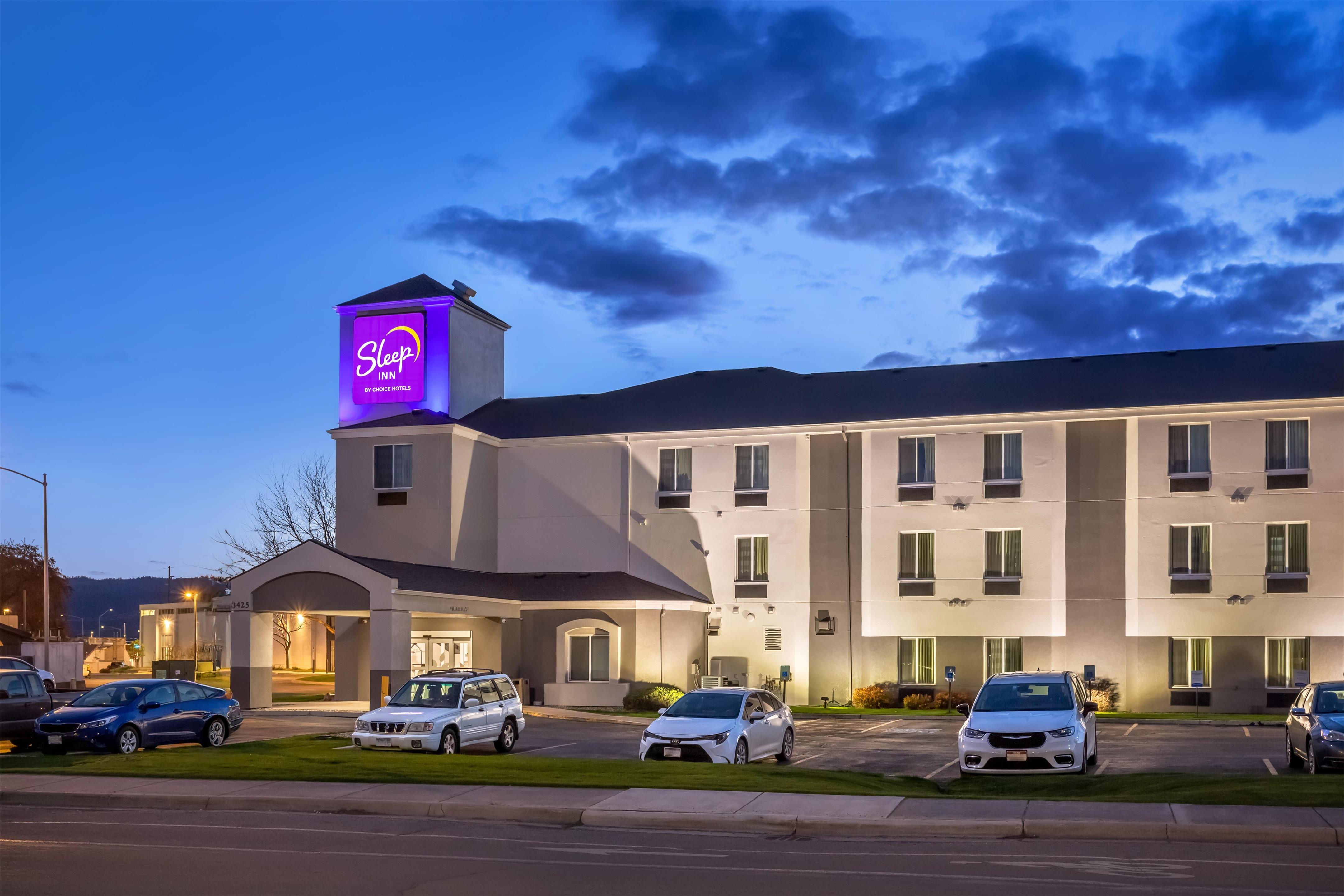 Hotel at night | Sleep Inn Missoula Southgate