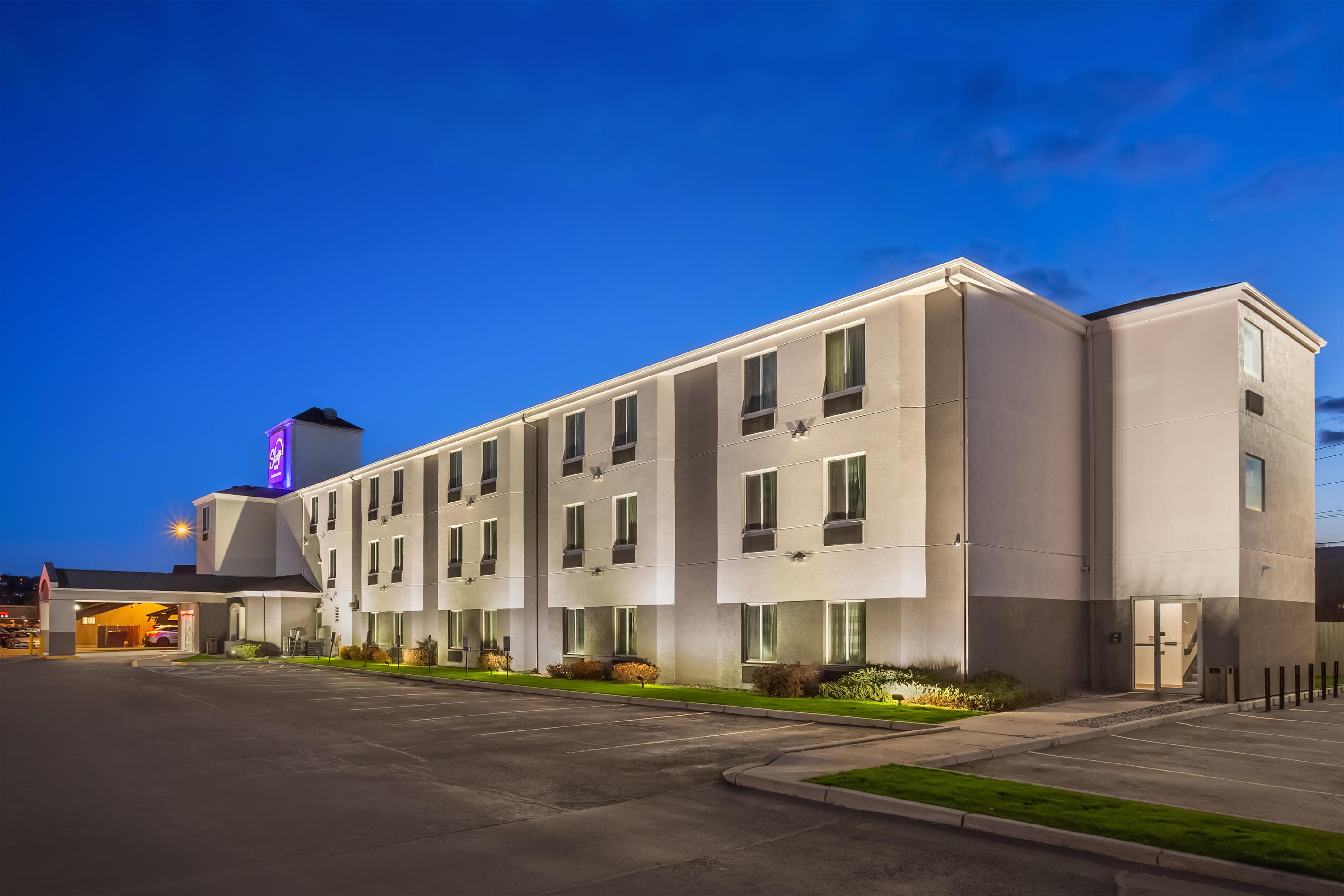 Hotel at night | Sleep Inn Missoula Southgate