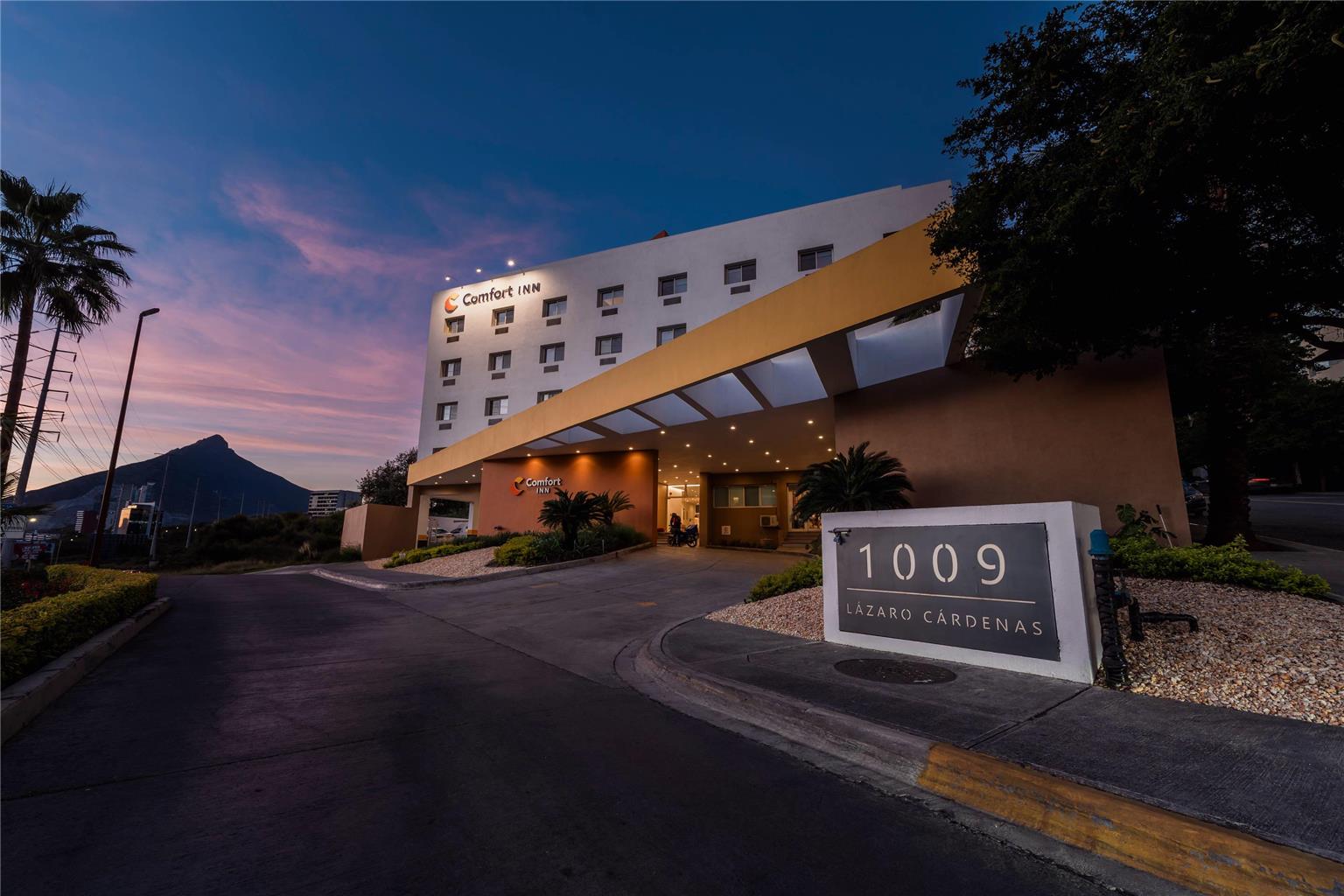 Comfort Inn Monterrey Valle