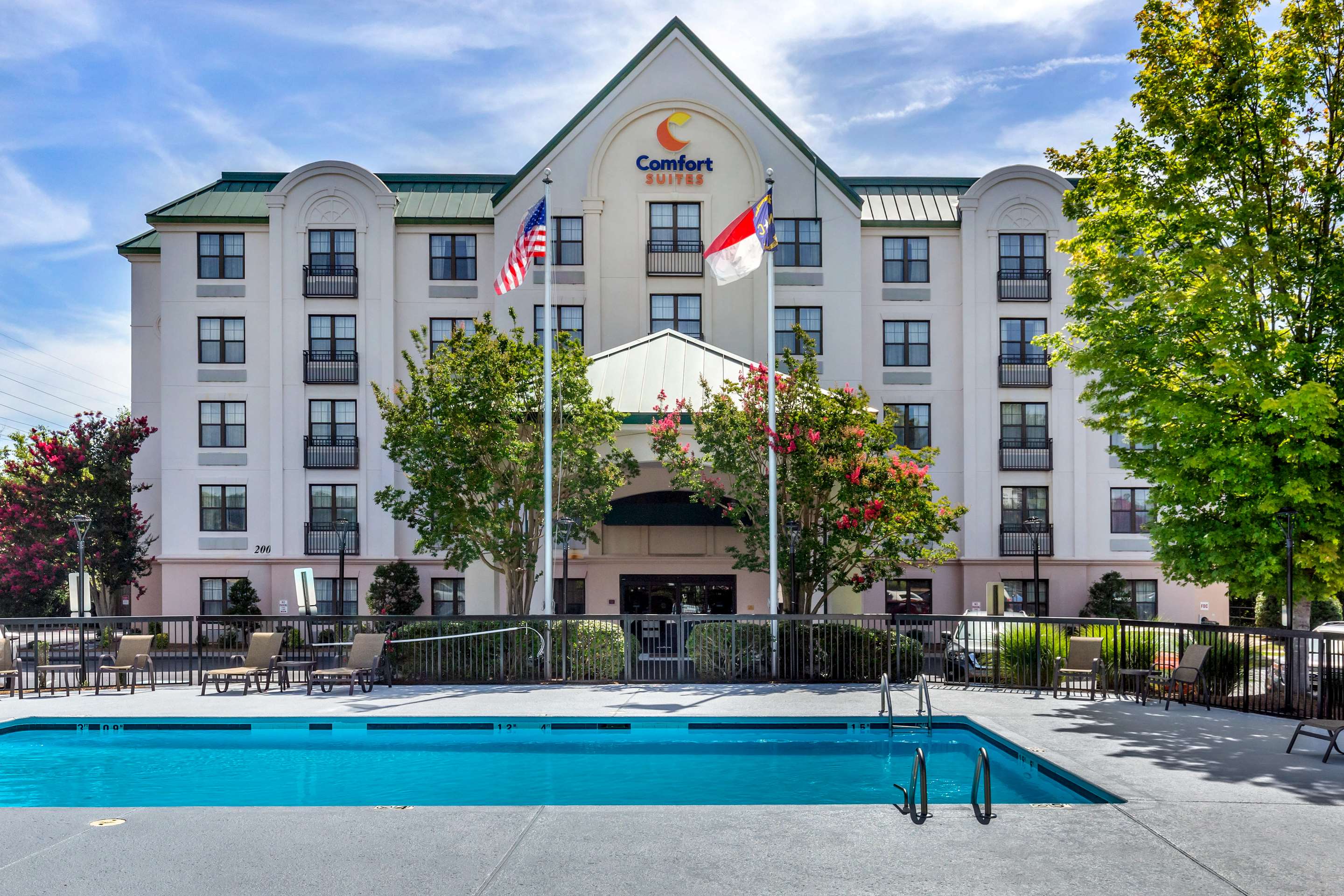 Hotel exterior | Comfort Suites Hanes Mall