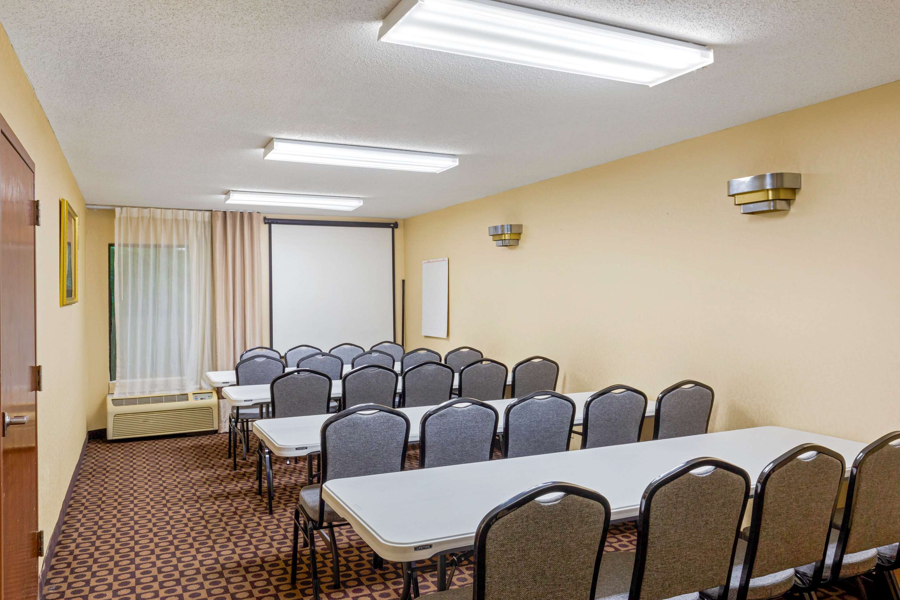 Meeting room | Quality Inn High Point - Archdale