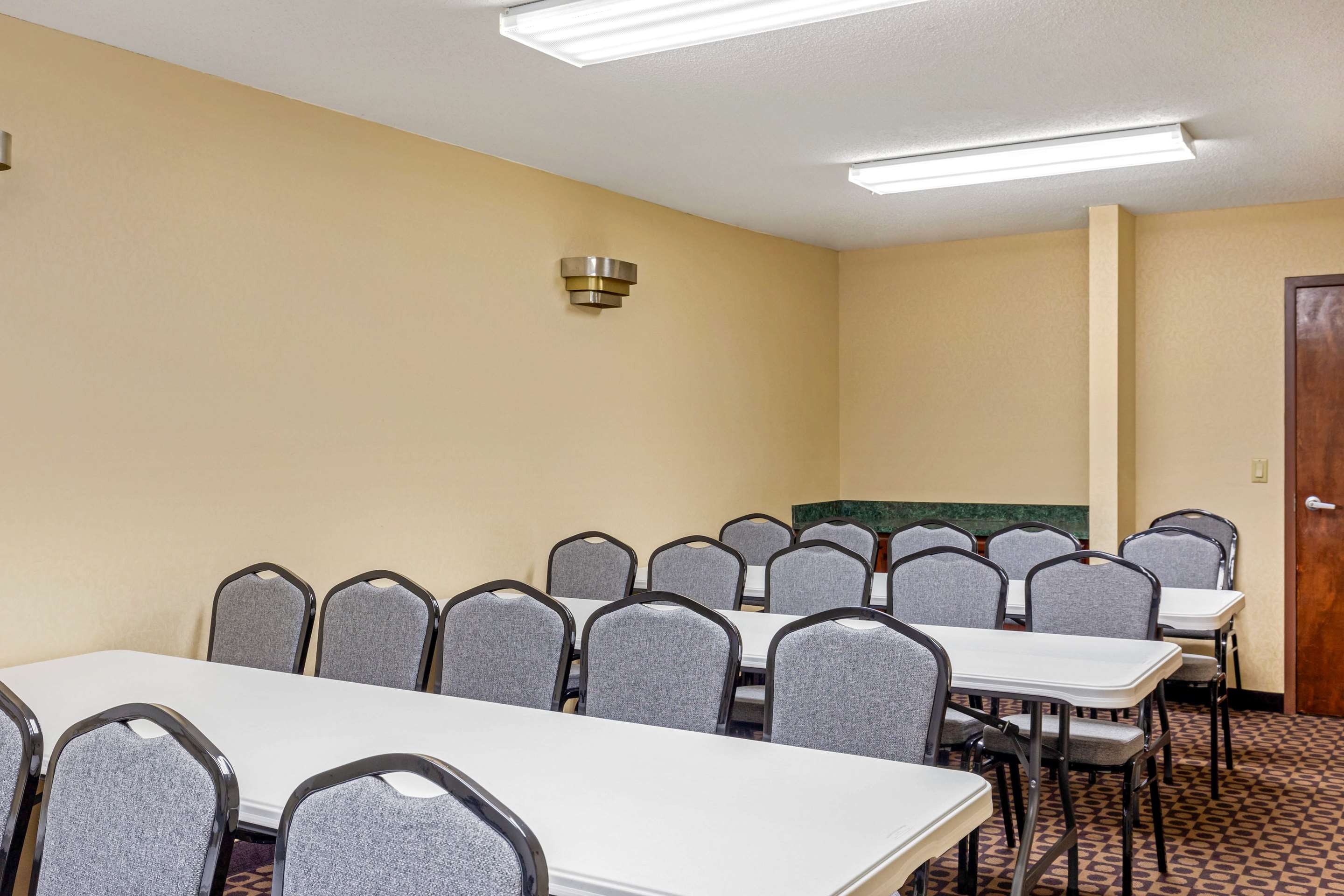 Meeting room | Quality Inn High Point - Archdale