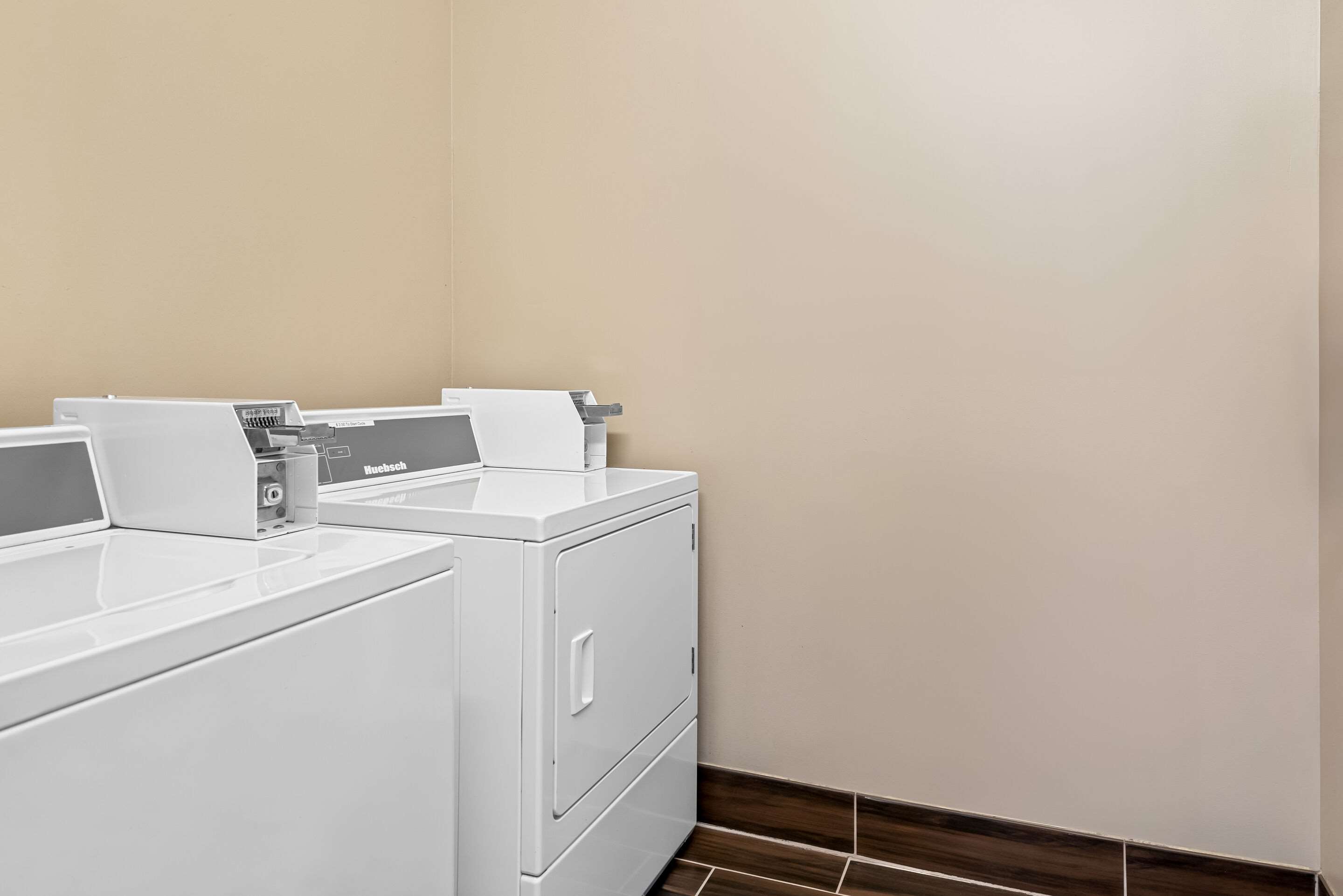 Guest laundry facilities | Comfort Suites near Camp Lejeune