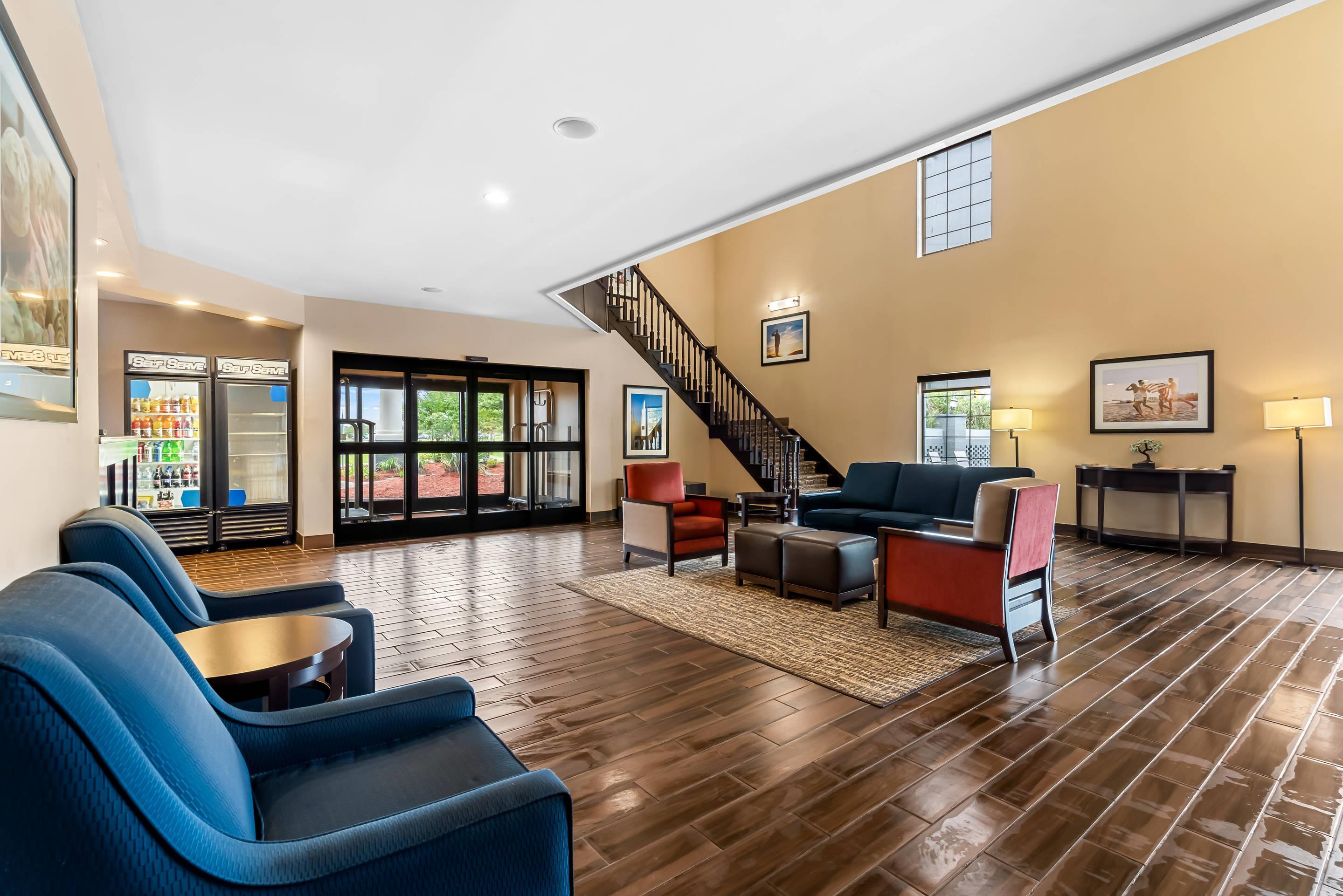 Hotel lobby | Comfort Suites near Camp Lejeune