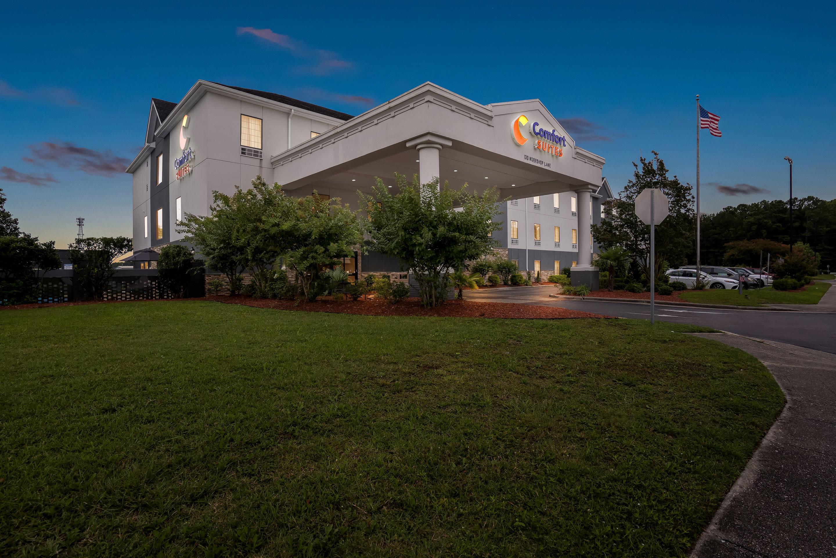 Twilight | Comfort Suites near Camp Lejeune