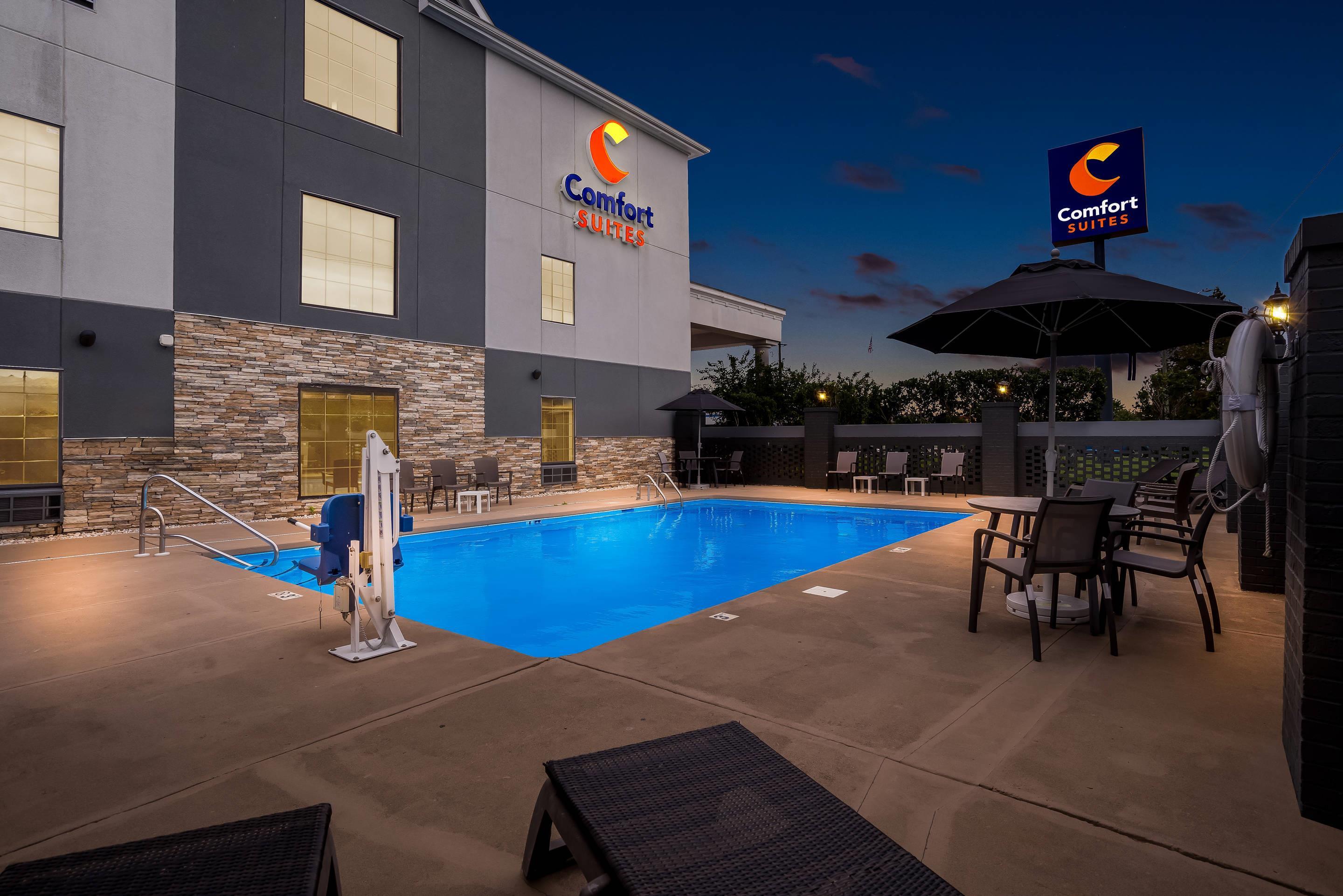 Twilight | Comfort Suites near Camp Lejeune