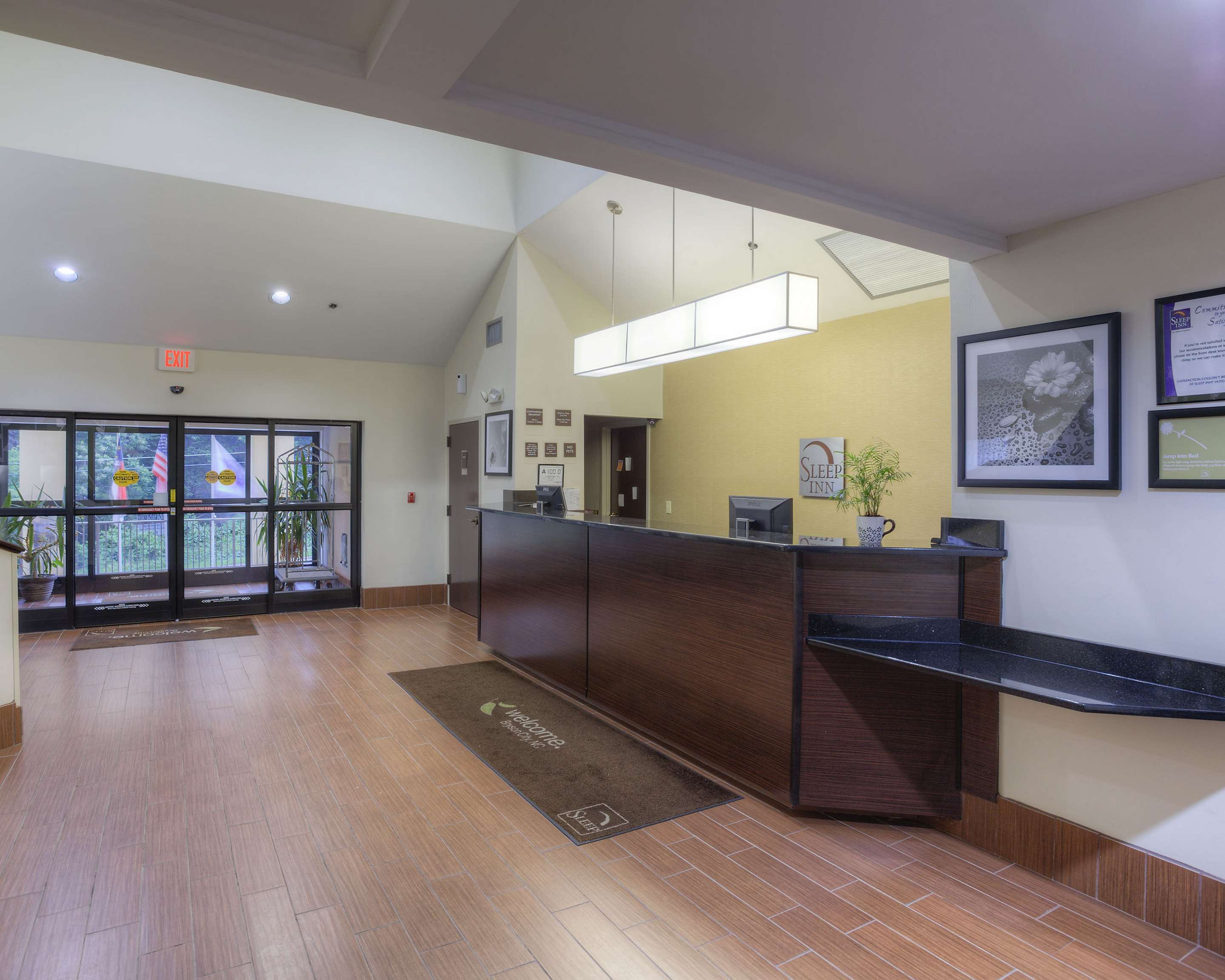 Front desk | Sleep Inn Bryson City - Cherokee Area