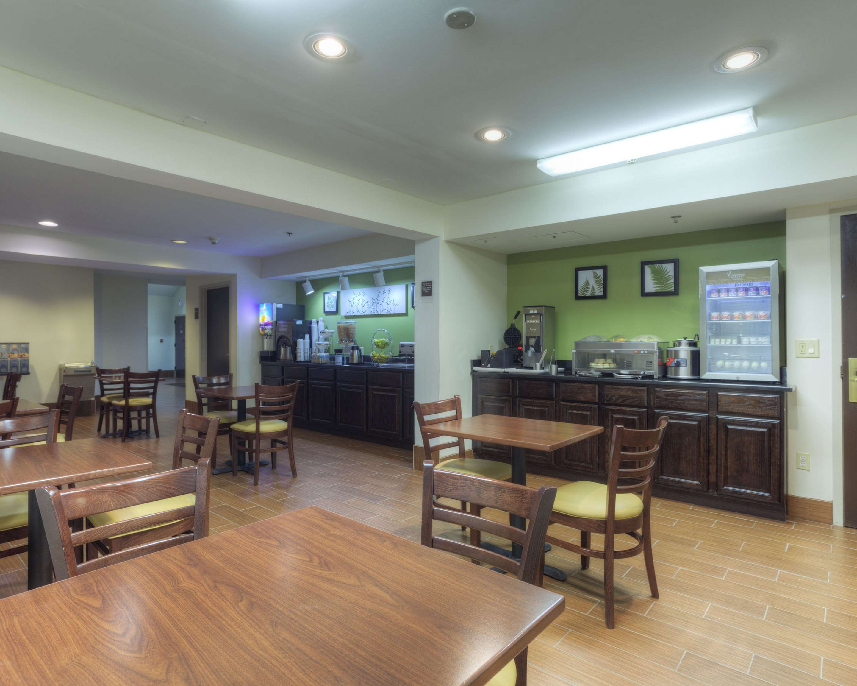 Enjoy breakfast in this seating area | Sleep Inn Bryson City - Cherokee Area