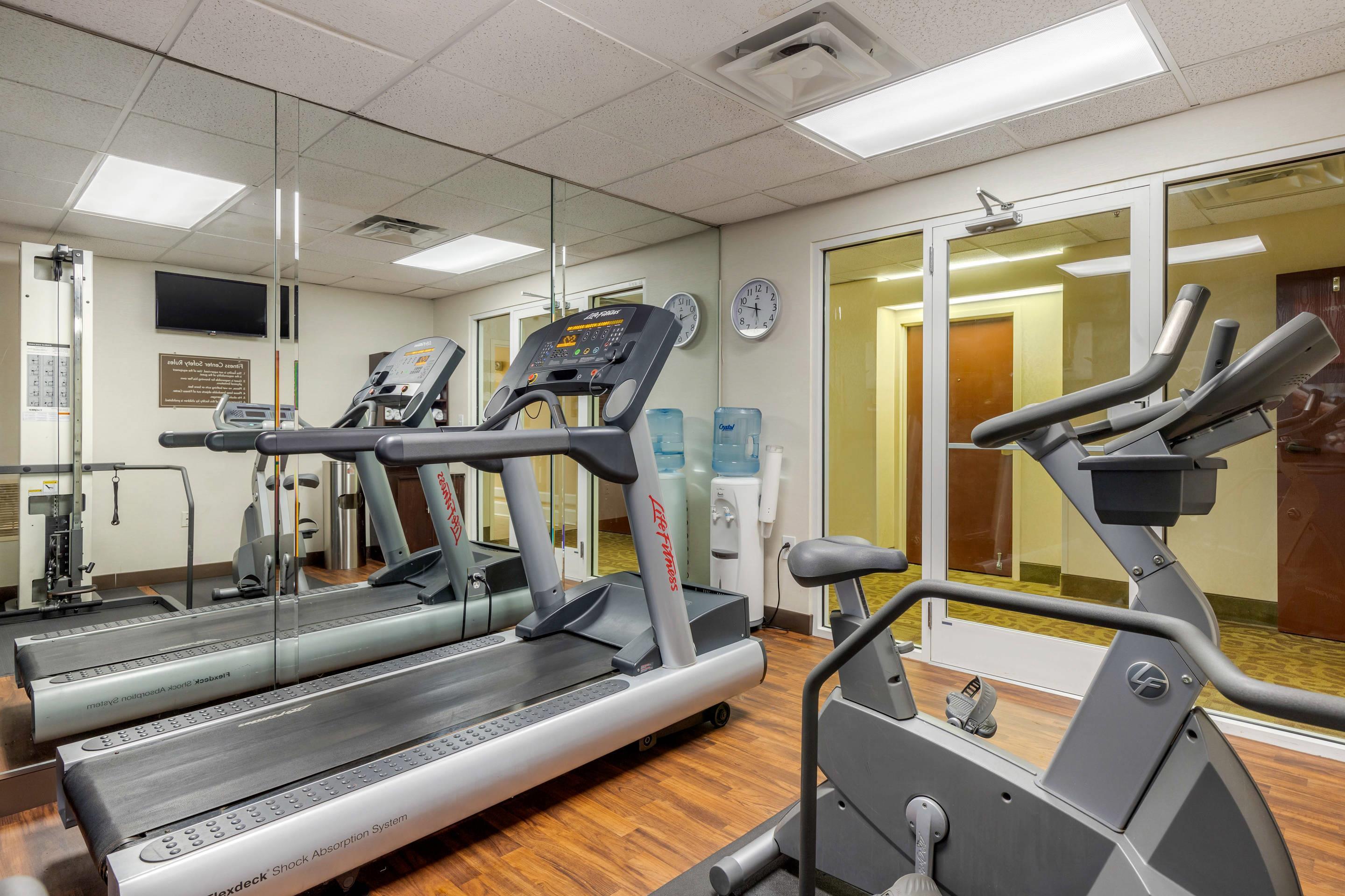 Exercise room with cardio equipment