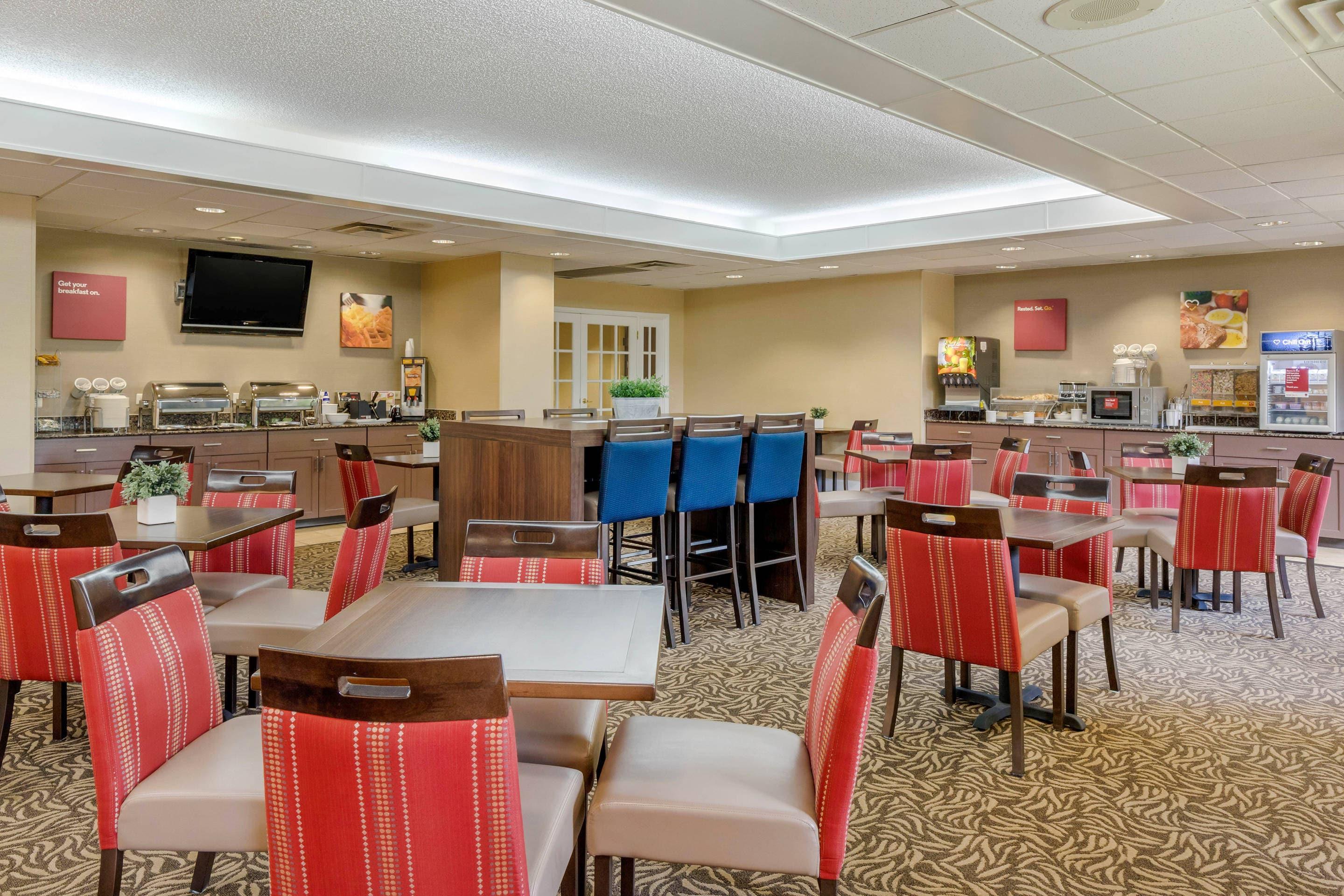 Breakfast area | Comfort Suites Gastonia - Charlotte