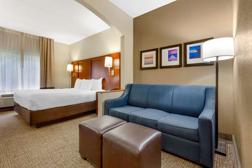 COMFORT SUITES REGENCY PARK-guestroom-Guest Room,Suite,On-Site.jpg