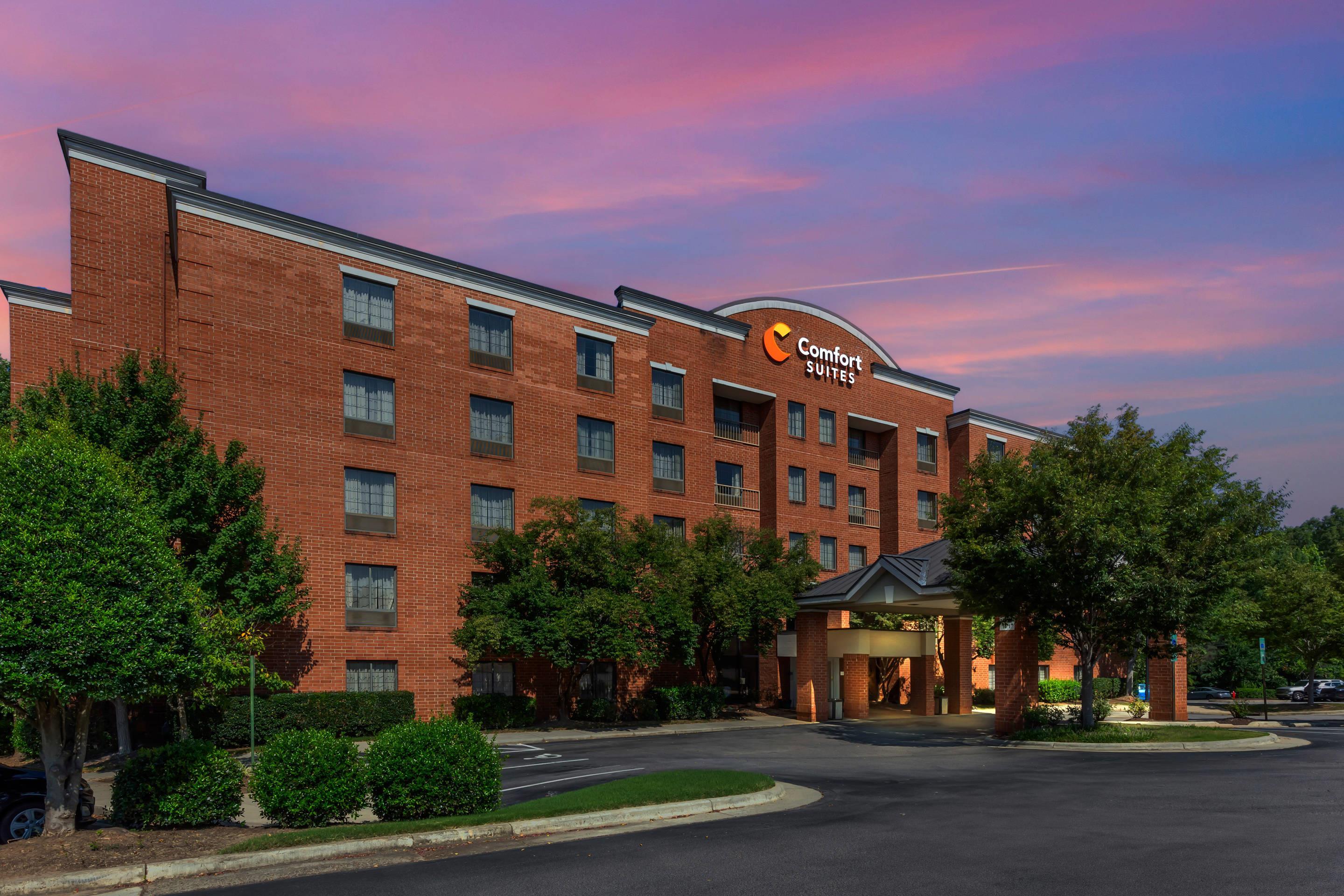 Hotel exterior | Comfort Suites Regency Park