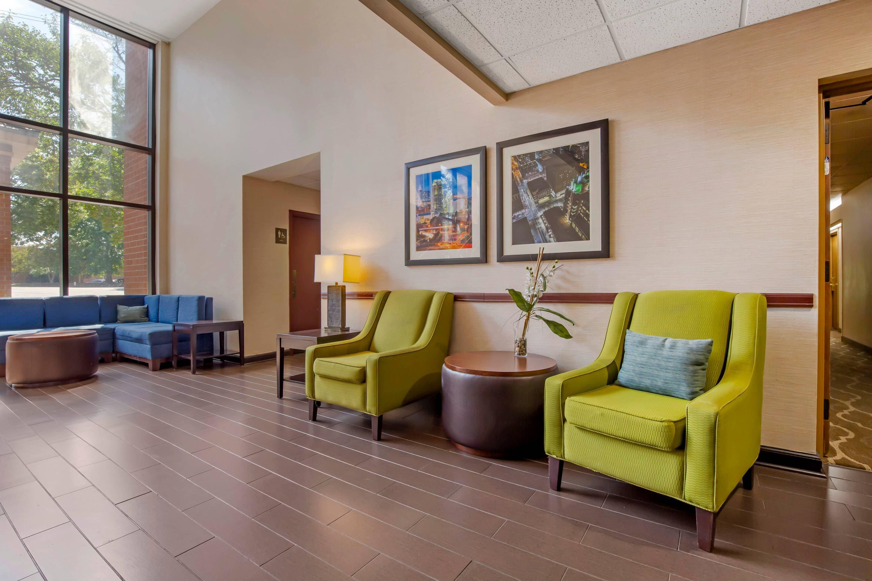 Hotel lobby | Comfort Suites Regency Park