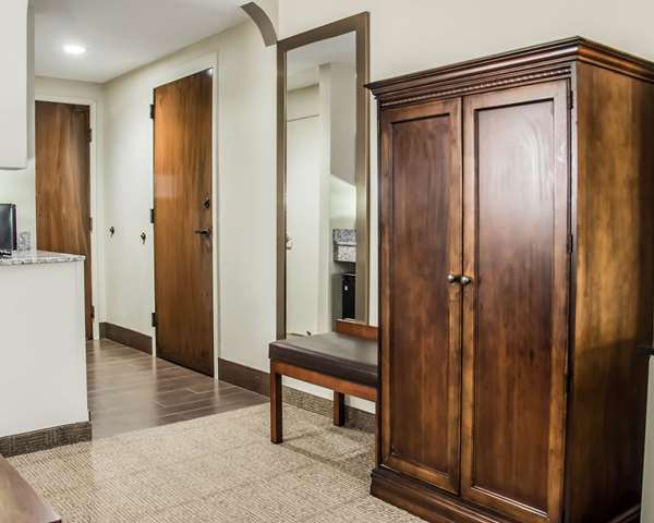  - Comfort Suites University Area Charlotte - I-85, Exit 43