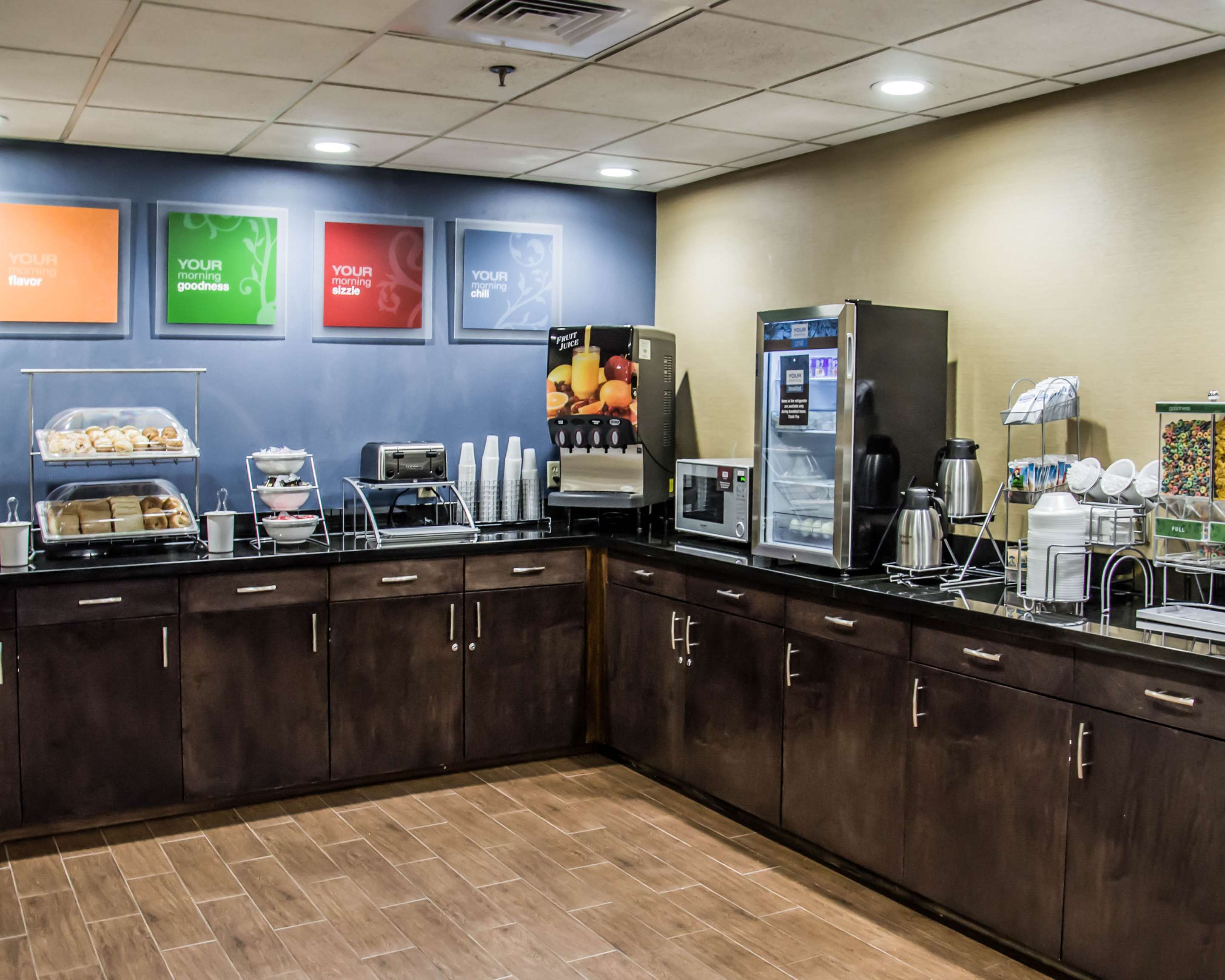 Free breakfast | Comfort Suites Research Park - University