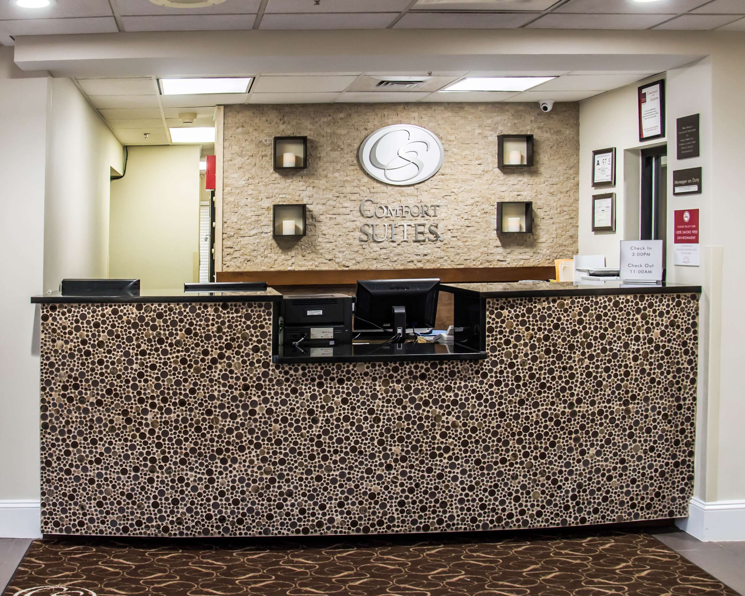 Front desk with friendly staff | Comfort Suites Research Park - University