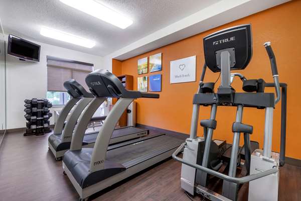 Fitness/ Exercise Room - Comfort Suites Boone