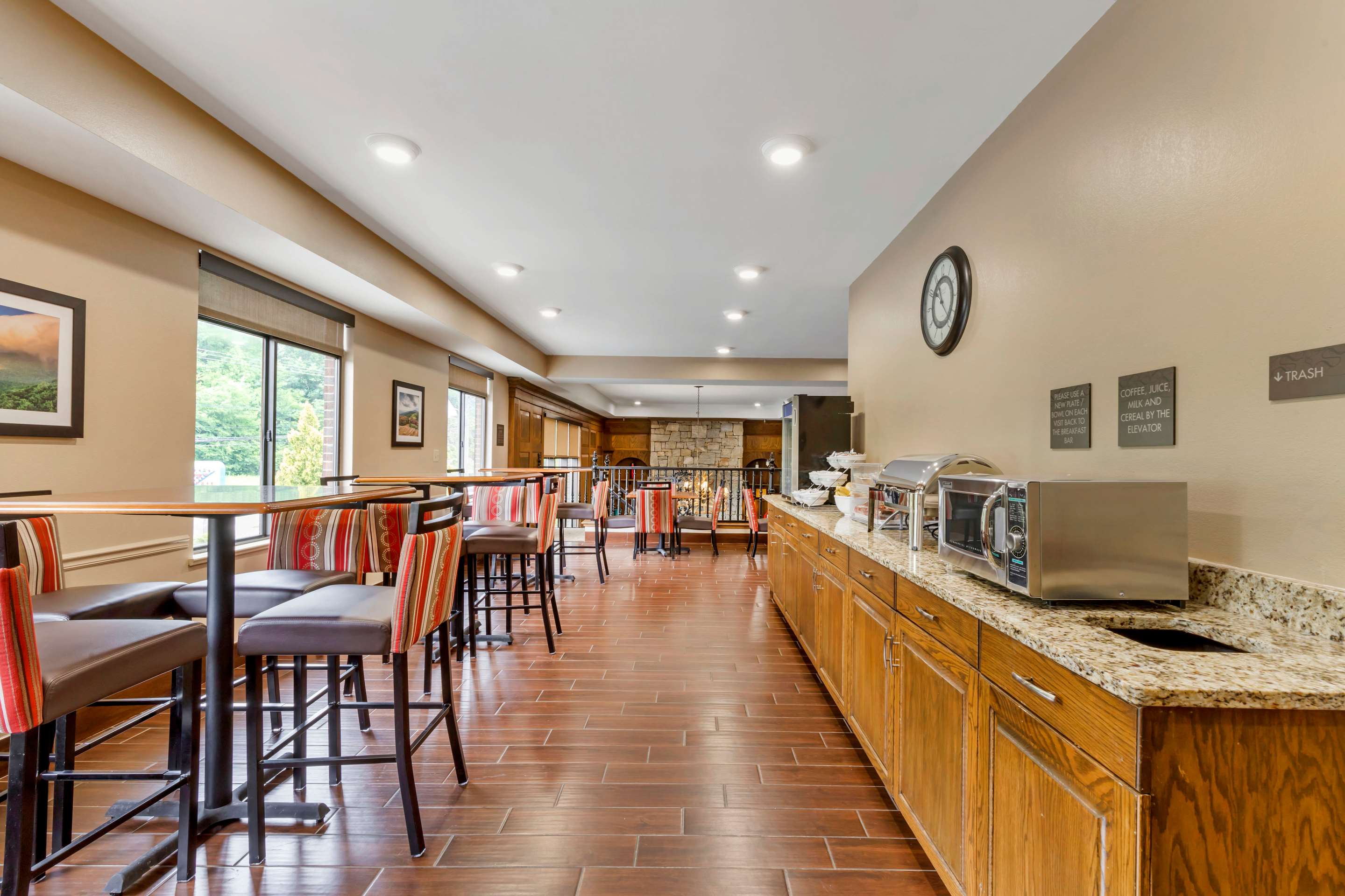 Breakfast area | Comfort Suites Boone - University Area