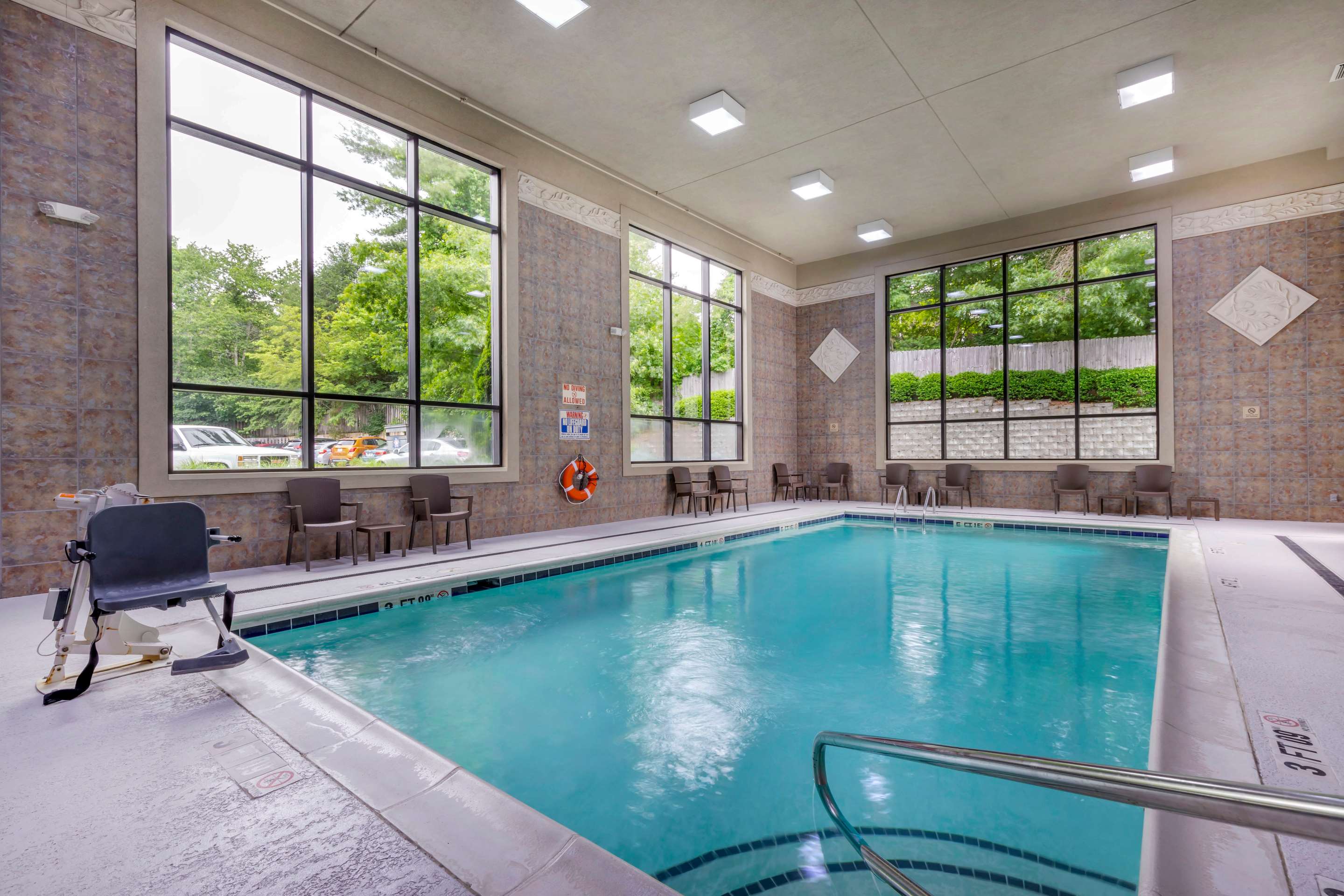 Indoor pool | Comfort Suites Boone - University Area