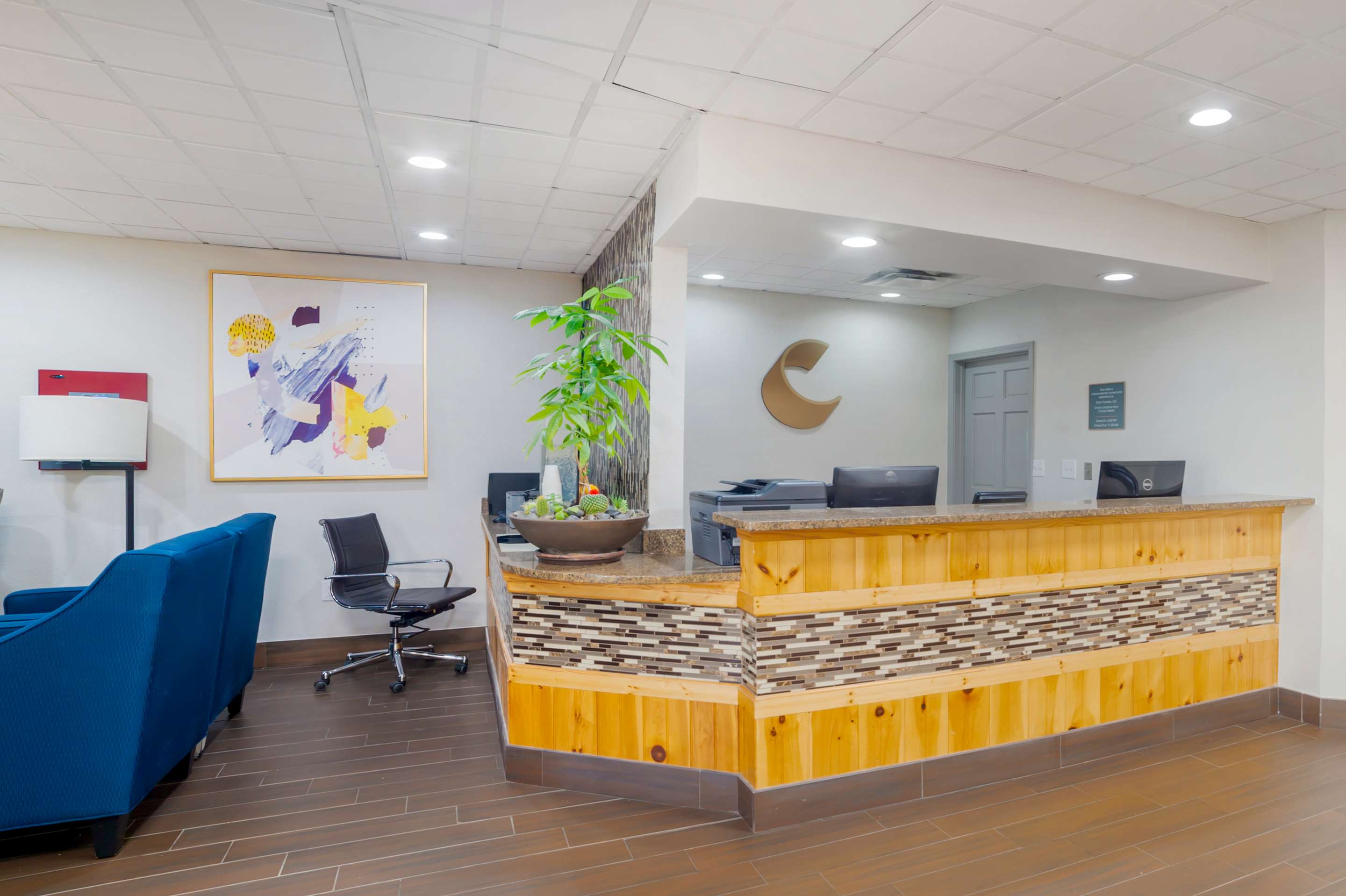 Front desk | Comfort Inn Asheville Airport