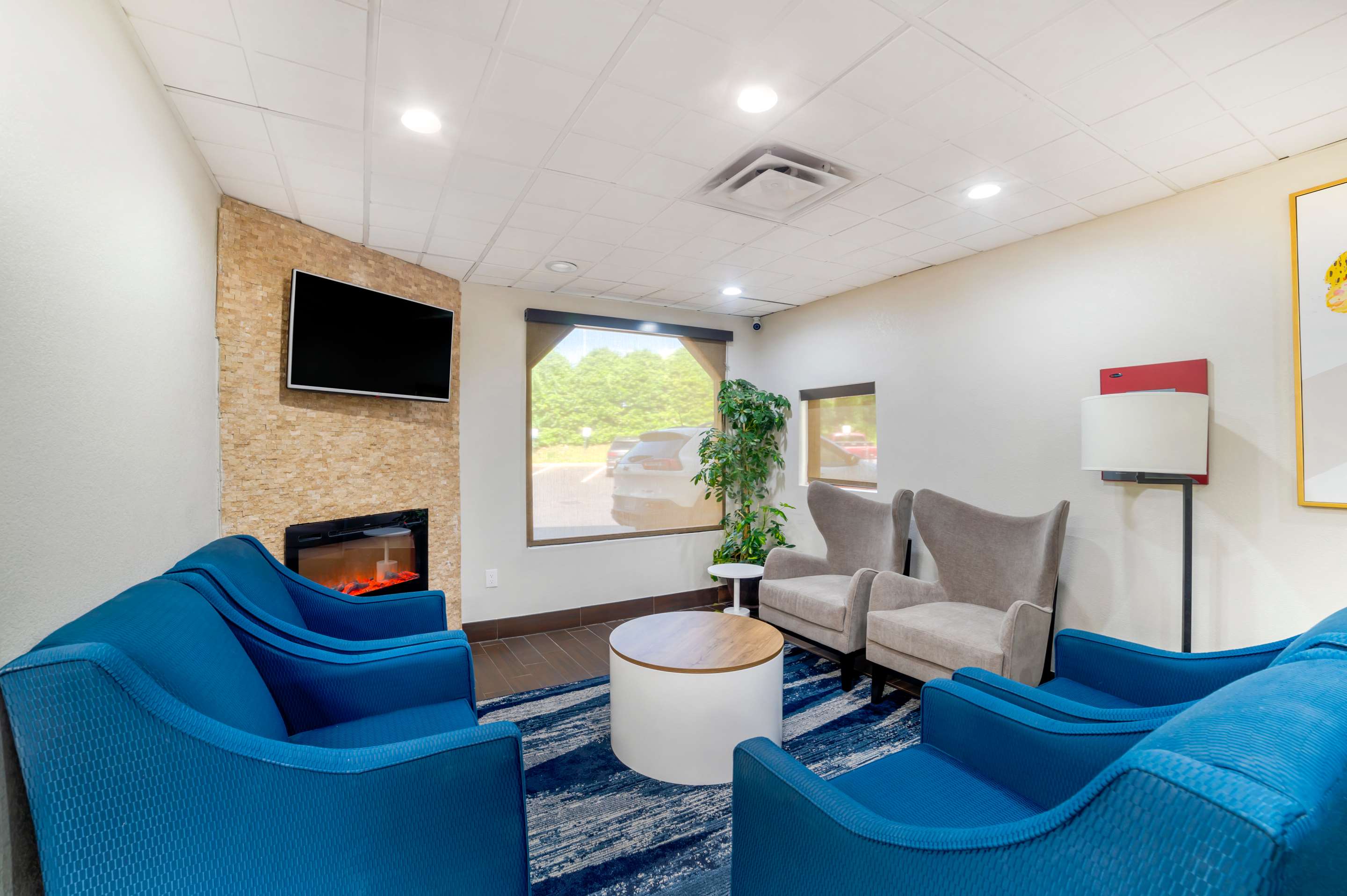 Hotel lobby | Comfort Inn Asheville Airport