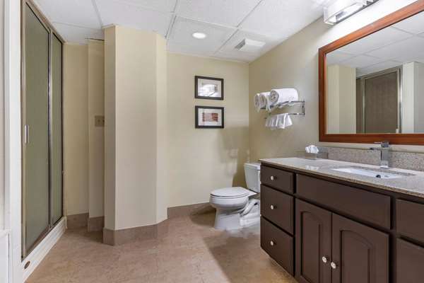  - Comfort Inn & Suites Cornelius - I-77, Exit 28