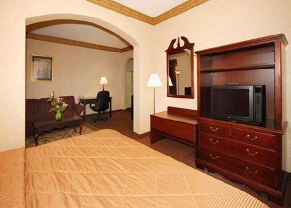 Suite - Quality Inn Tarboro