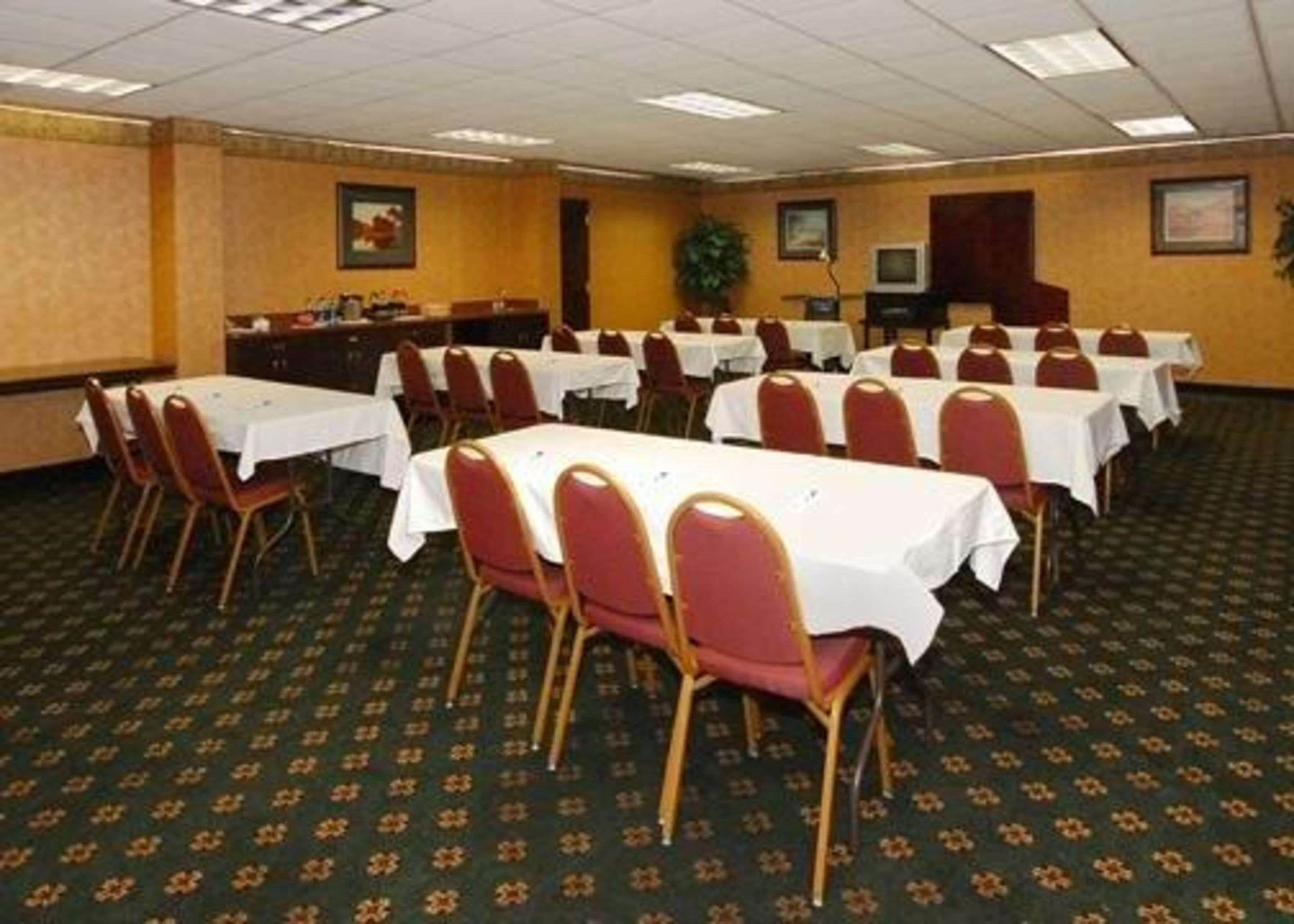 Meeting room with classroom-style setup