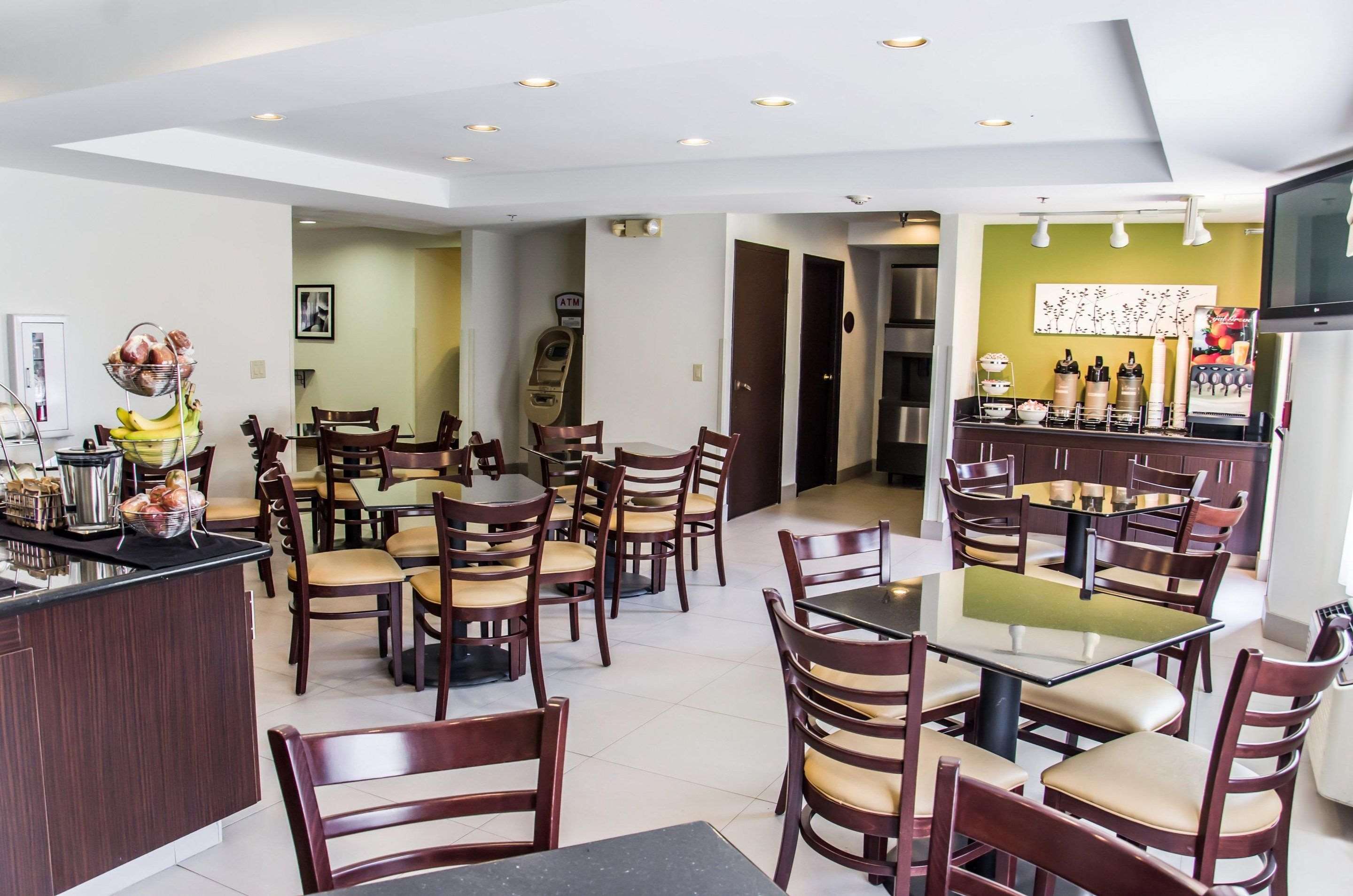 Breakfast room | Sleep Inn Airport - Billy Graham Parkway