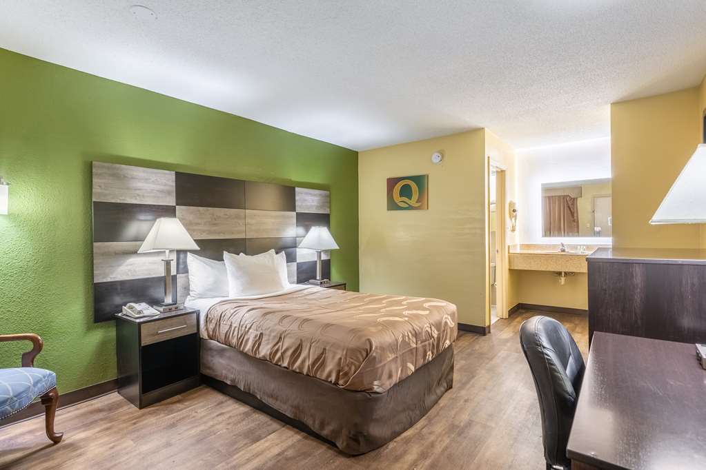 QUALITY INN KINGS MOUNTAIN-guestroom-Guest Room,On-Site.jpg