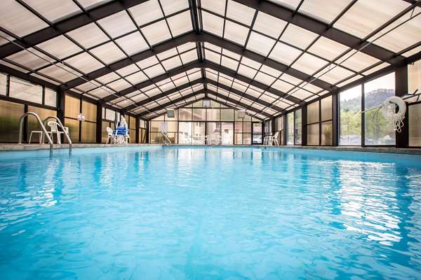 Pool - Comfort Inn Maggie Valley