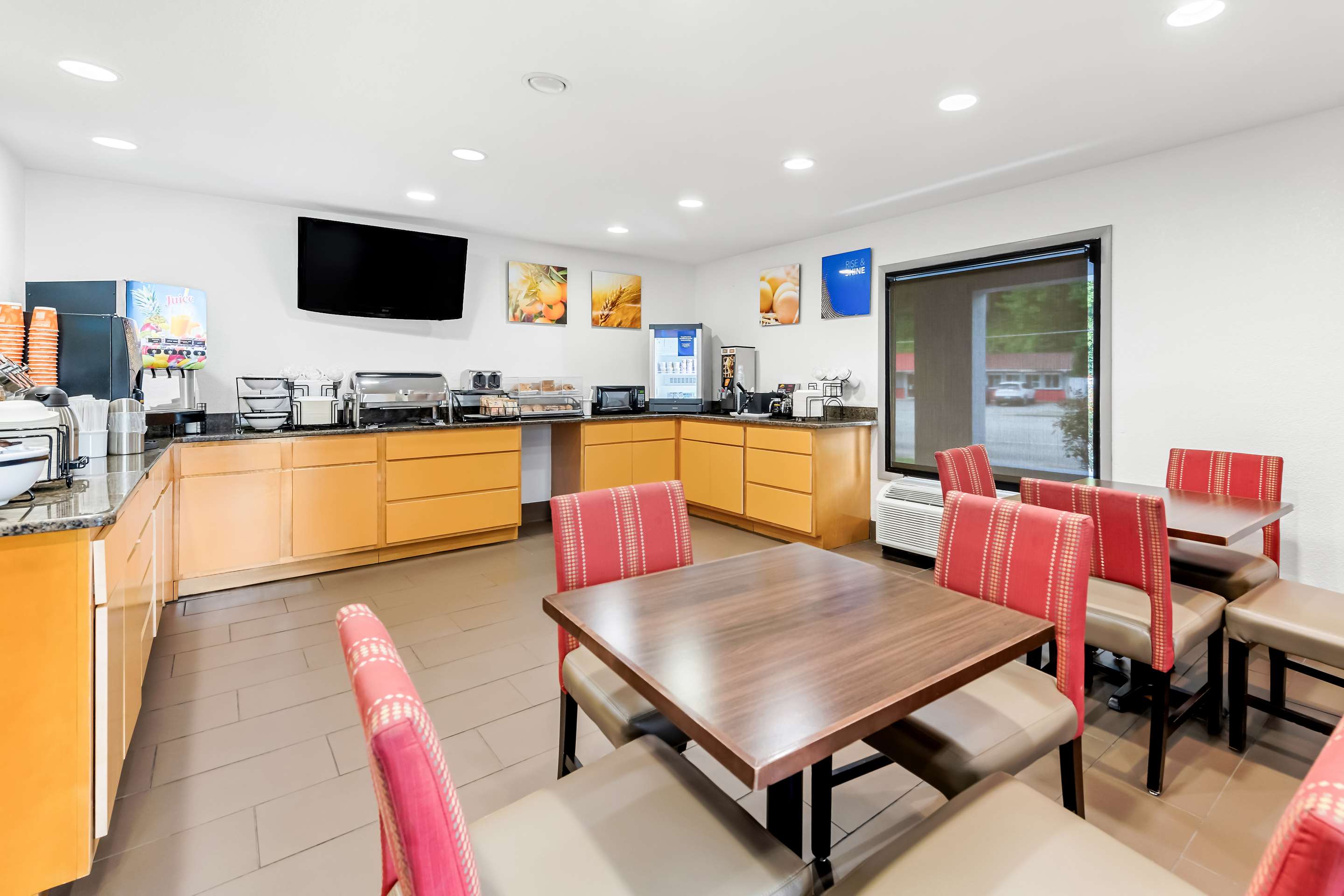Breakfast area