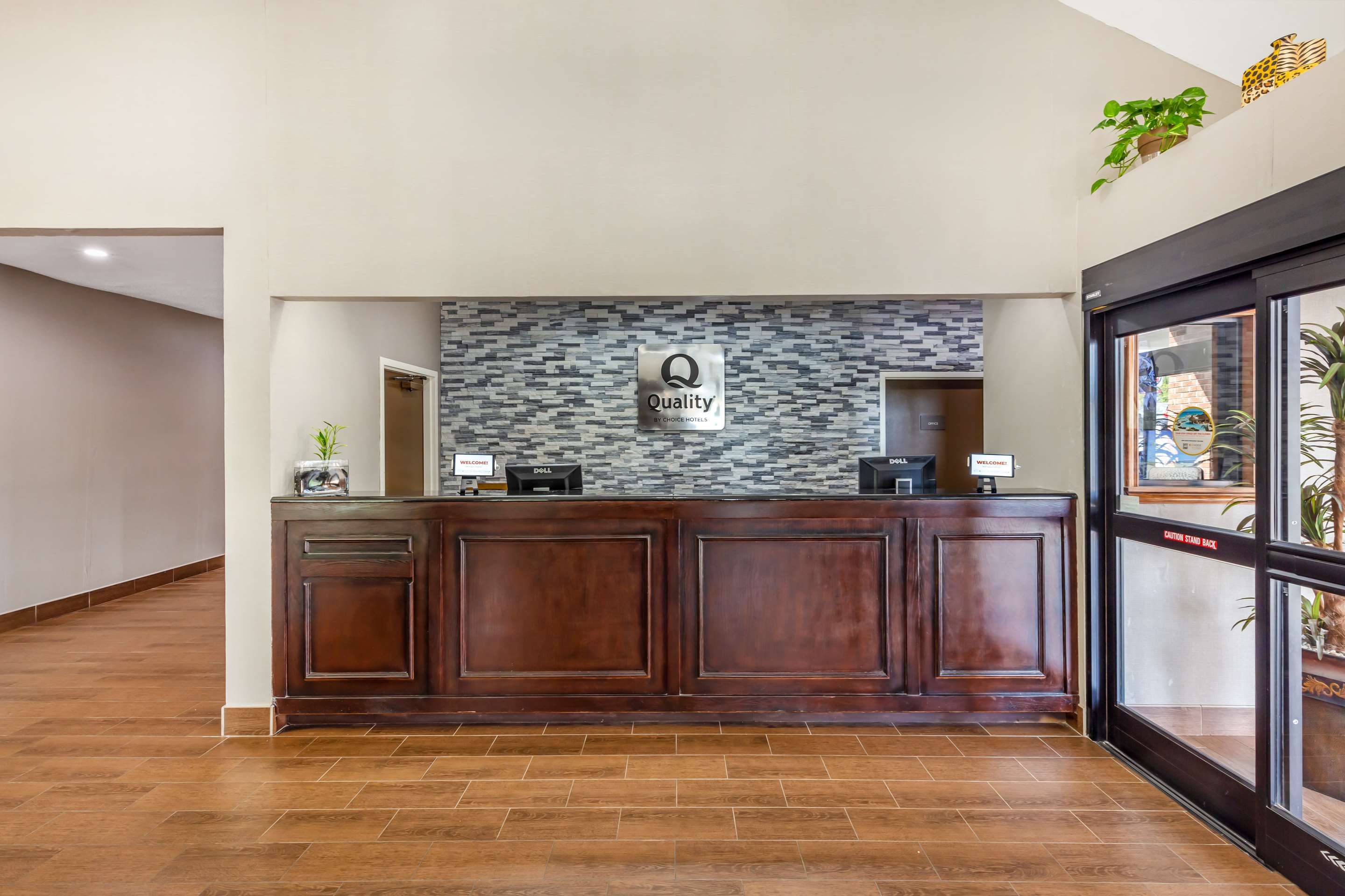Front desk | Comfort Inn Asheboro