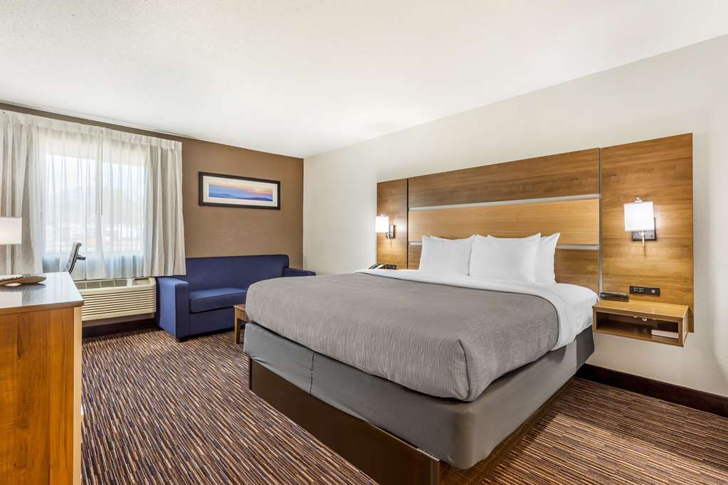 QUALITY INN ASHEBORO SOUTH-guestroom-Guest Room,On-Site.jpg
