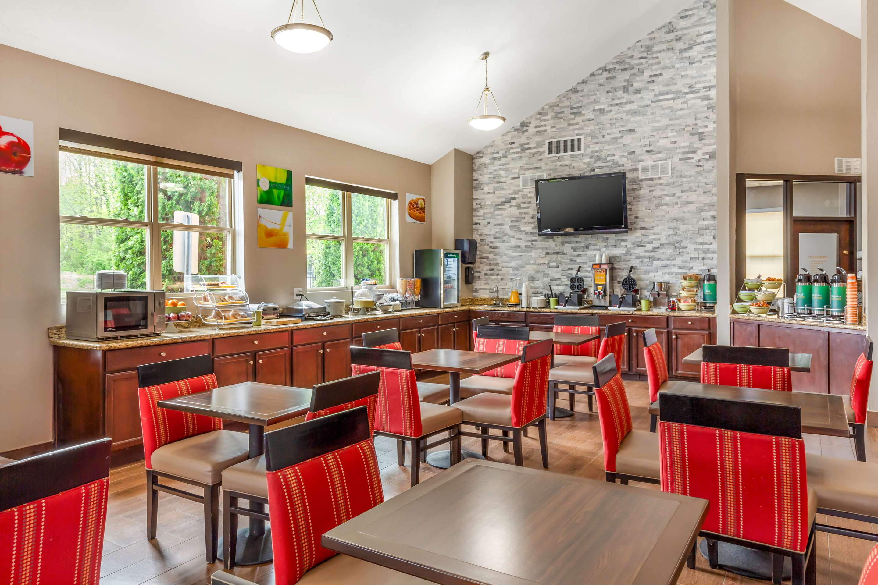 Breakfast area | Comfort Inn Asheboro
