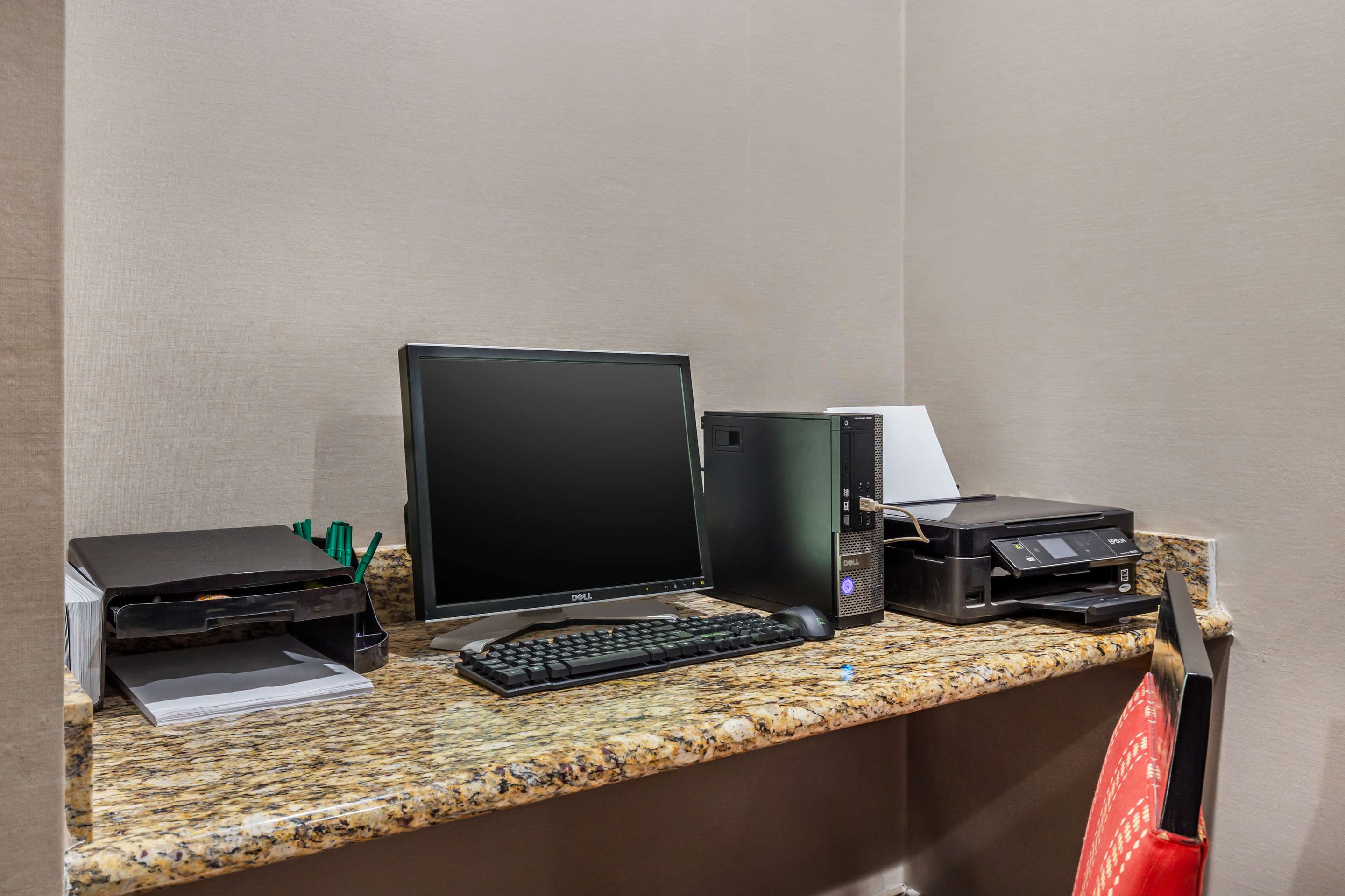 Computer in the lobby | Comfort Inn Asheboro