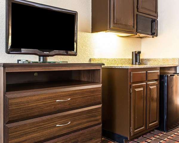 Suite - Quality Suites Hickory - I-40, Exit 125