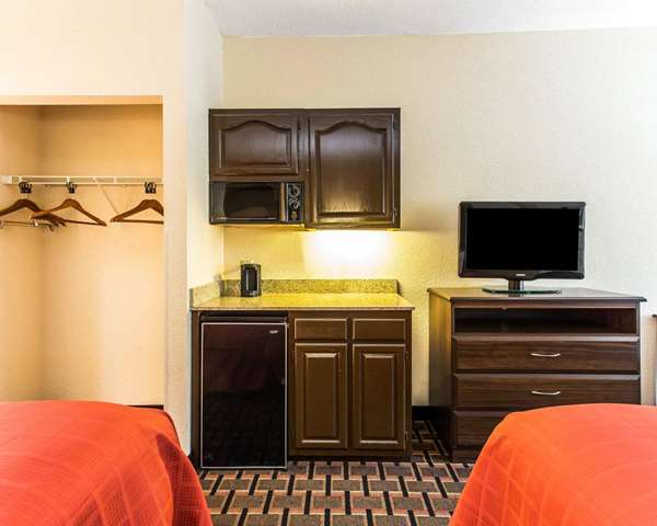 Suite - Quality Suites Hickory - I-40, Exit 125