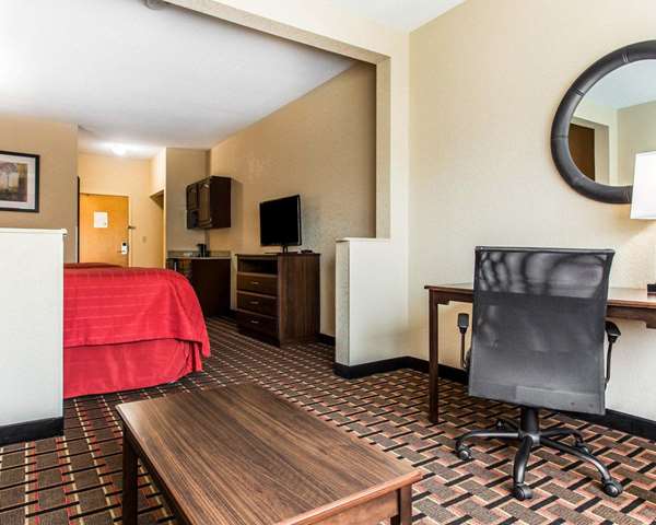 Suite - Quality Suites Hickory - I-40, Exit 125