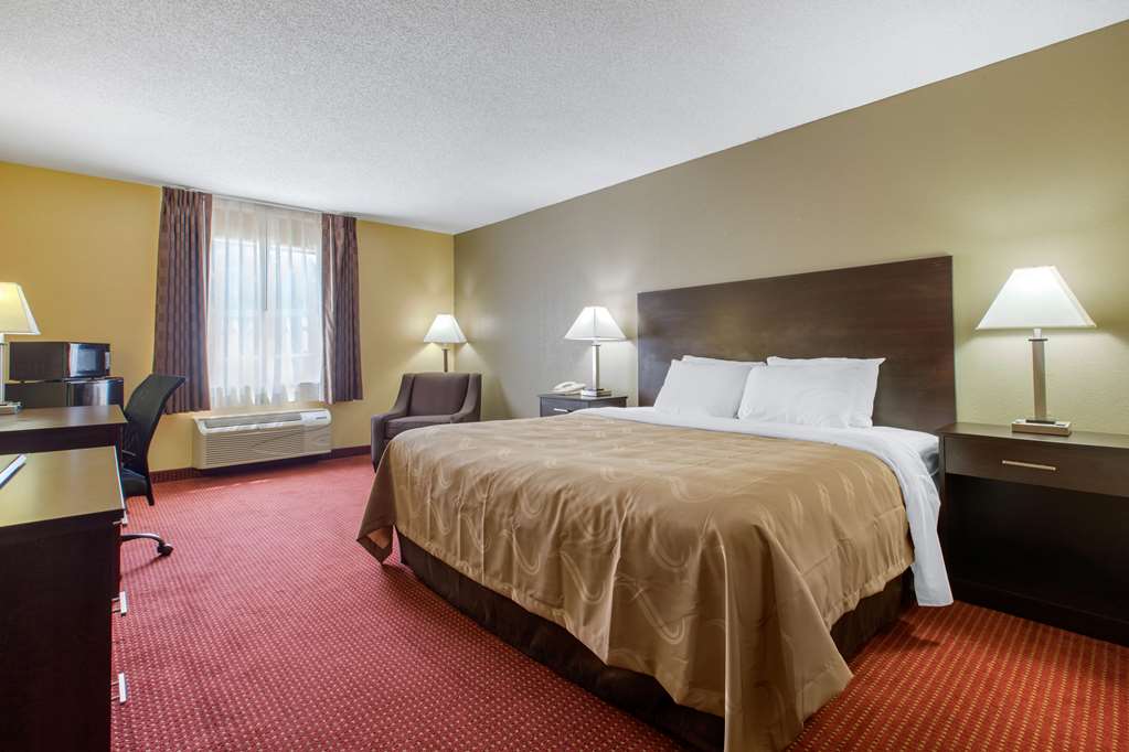 QUALITY INN WILLIAMSTON-guestroom-Guest Room,On-Site.jpg