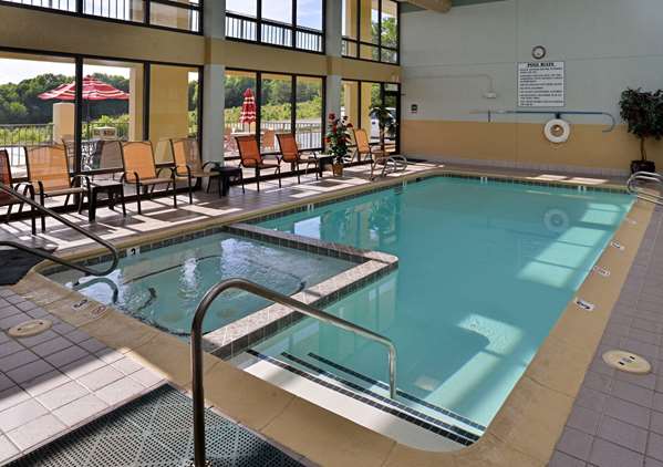 Pool - Quality Inn Jonesville