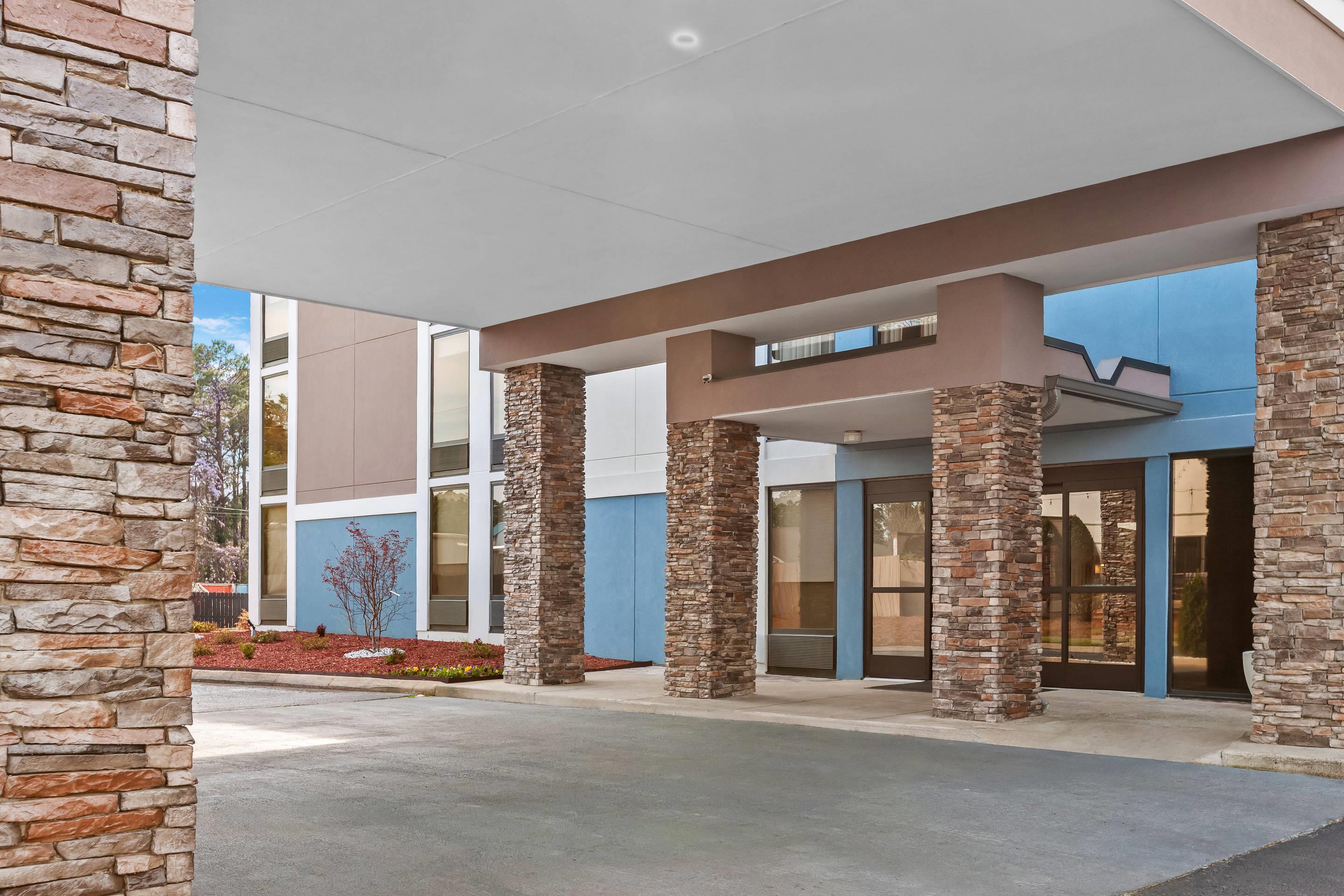 Hotel exterior | Comfort Inn Laurinburg