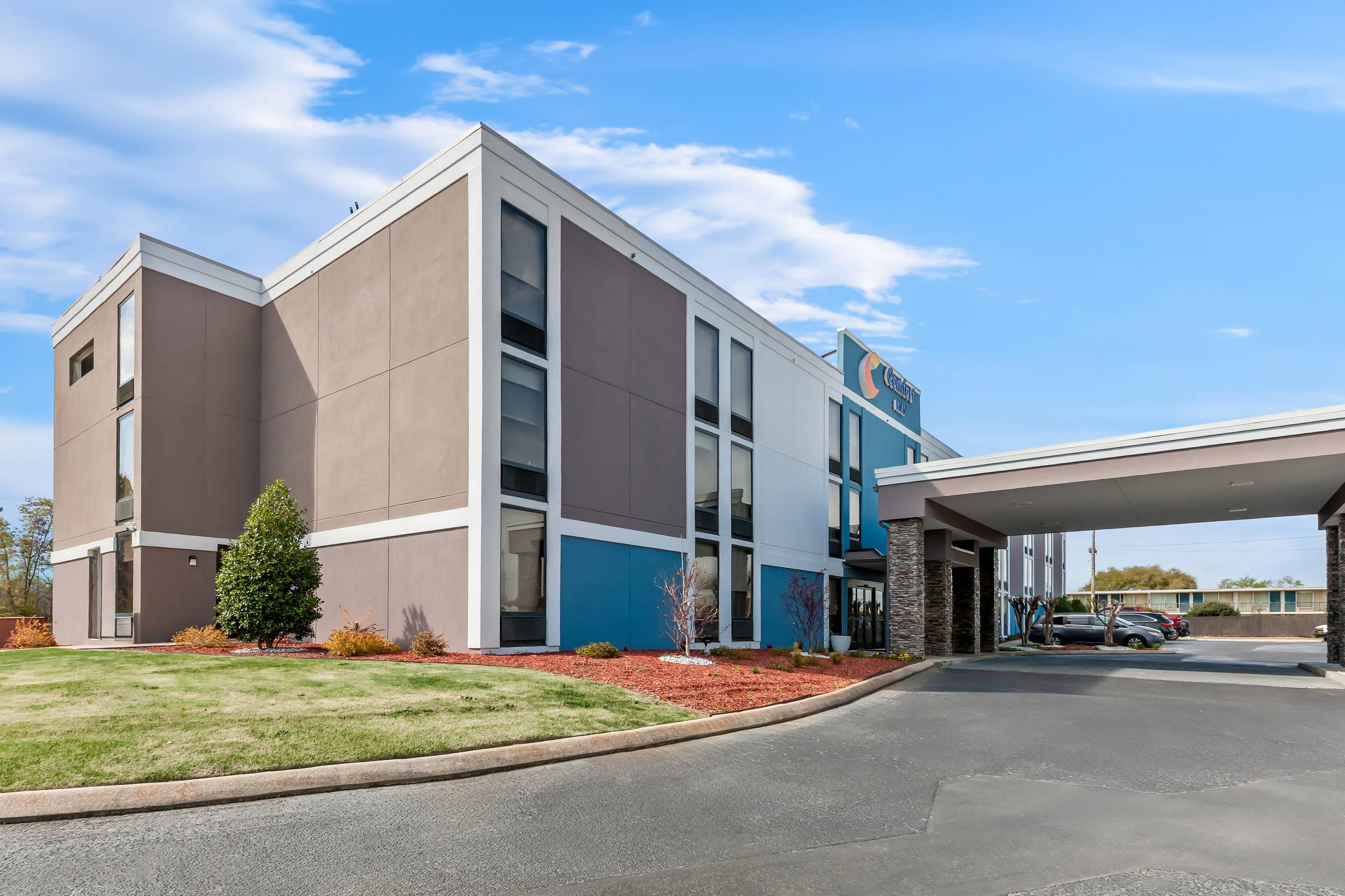 Hotel exterior | Comfort Inn Laurinburg