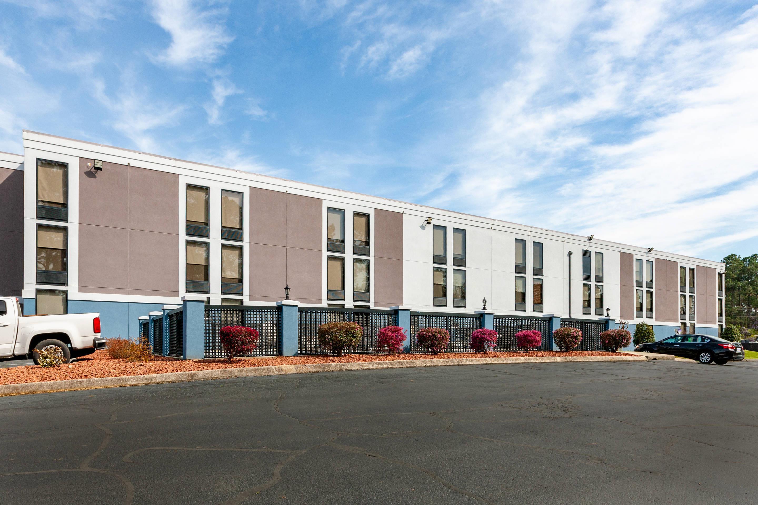 Hotel exterior | Comfort Inn Laurinburg